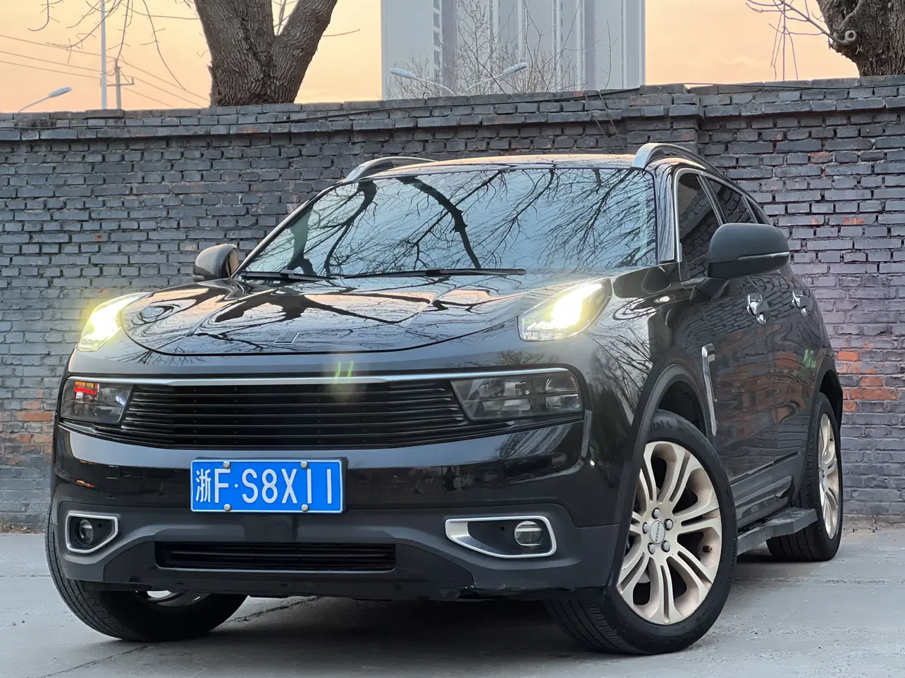 Lynk & Co 01