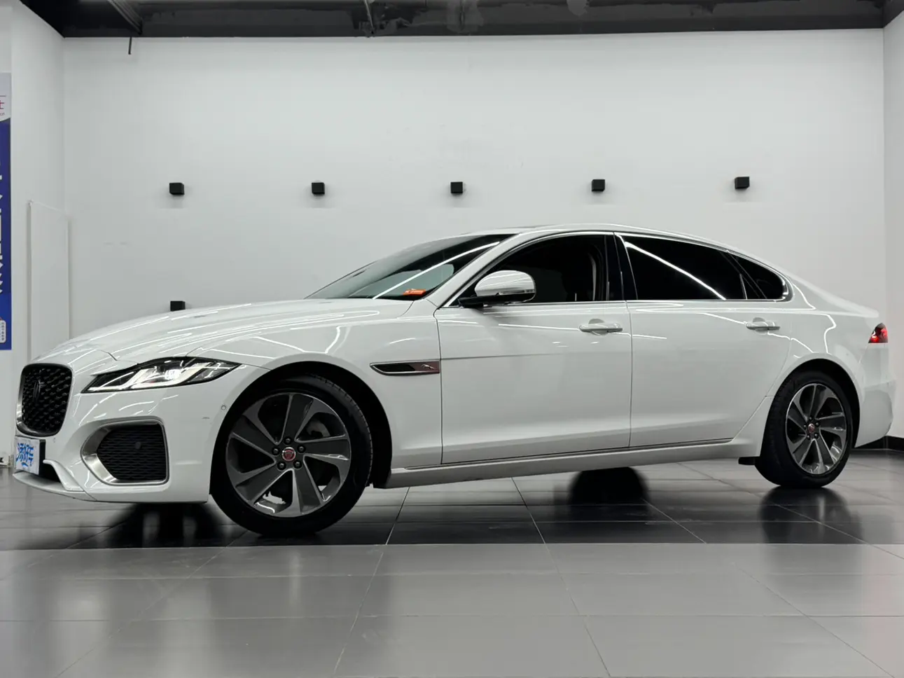Jaguar XFL