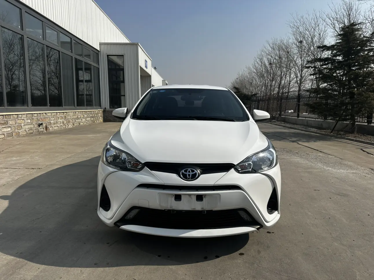 Toyota YARiS L Enjoy  из Китая