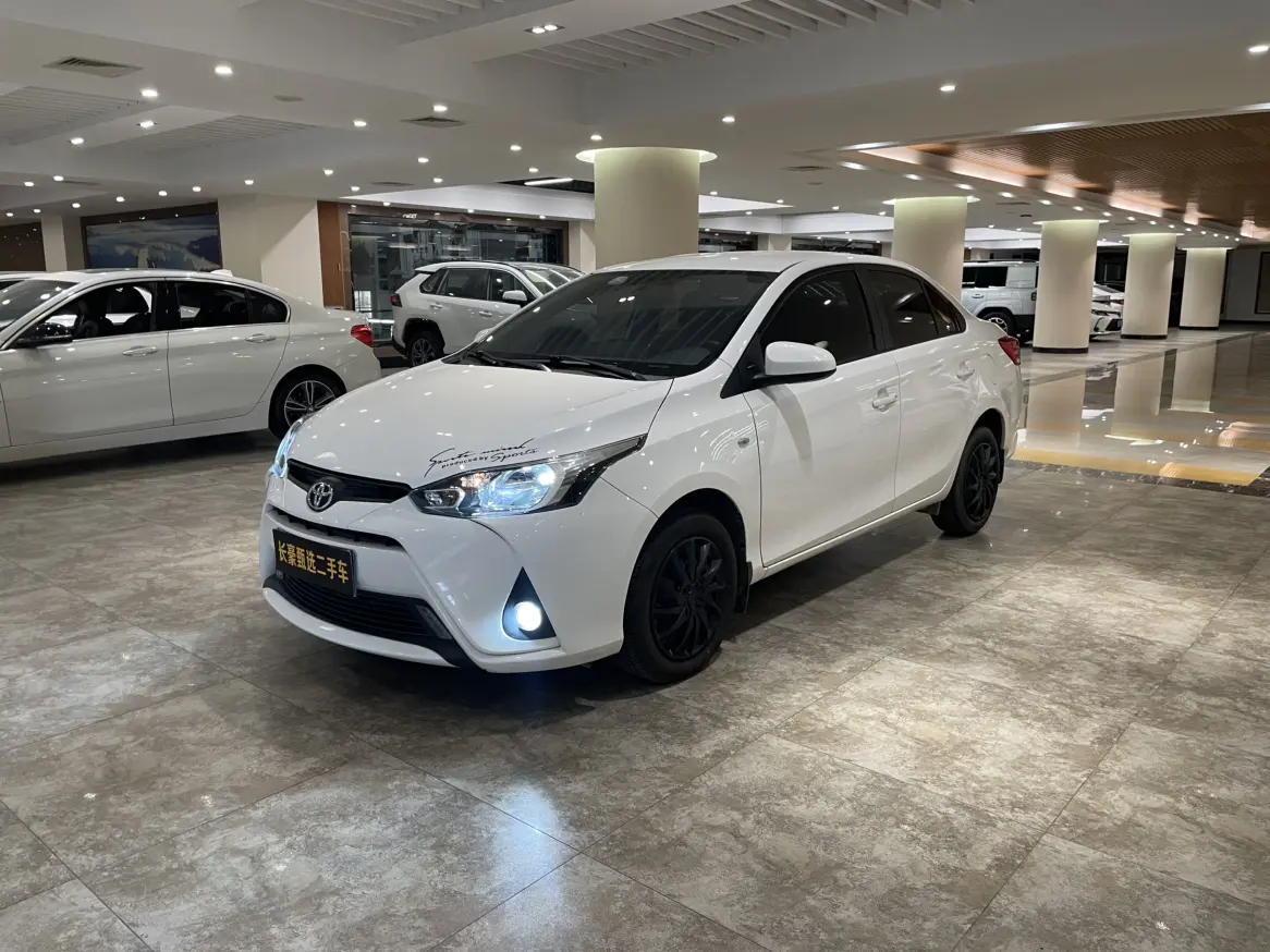 Toyota YARiS L Enjoy  из Китая