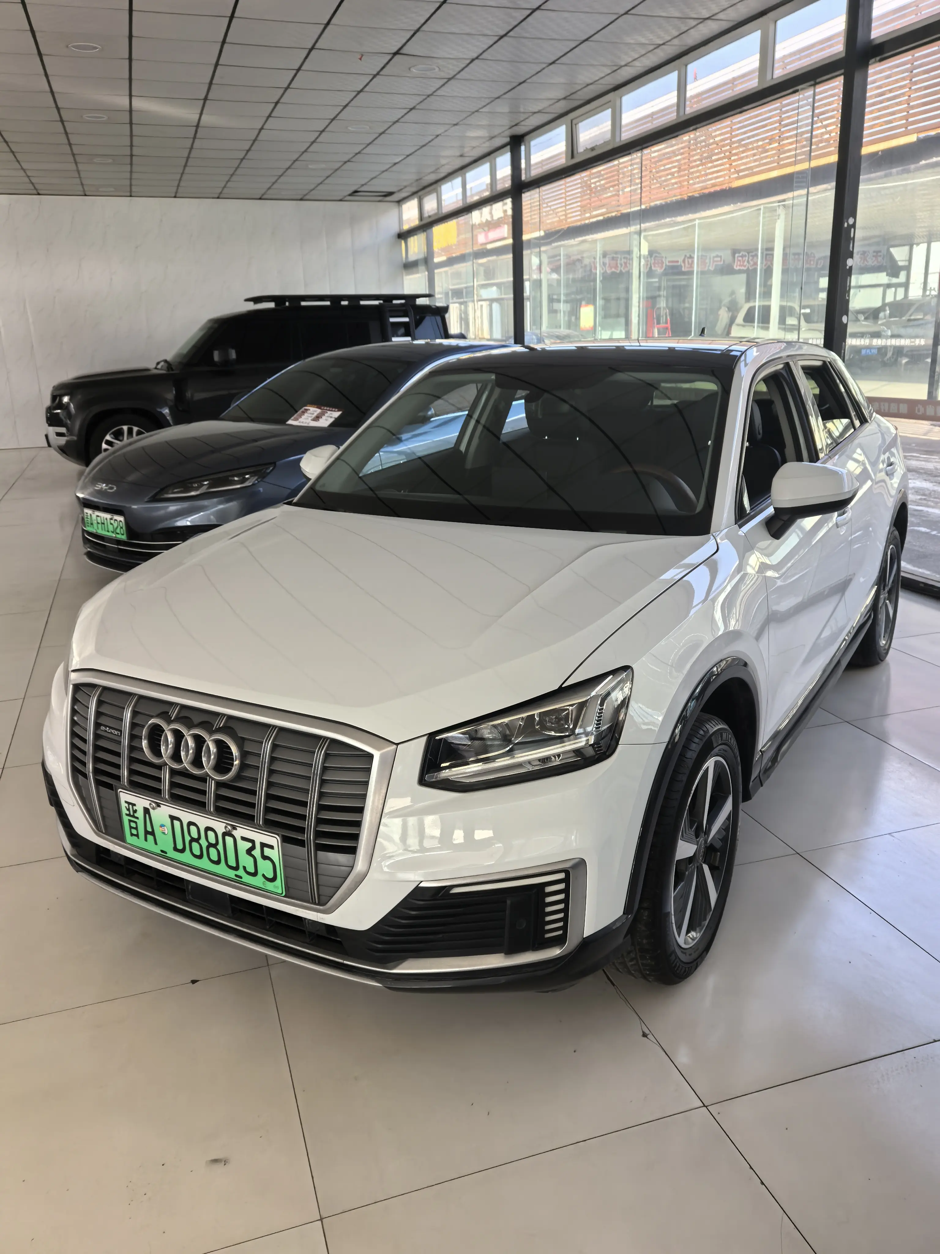 Audi Q2L e-tron  из Китая