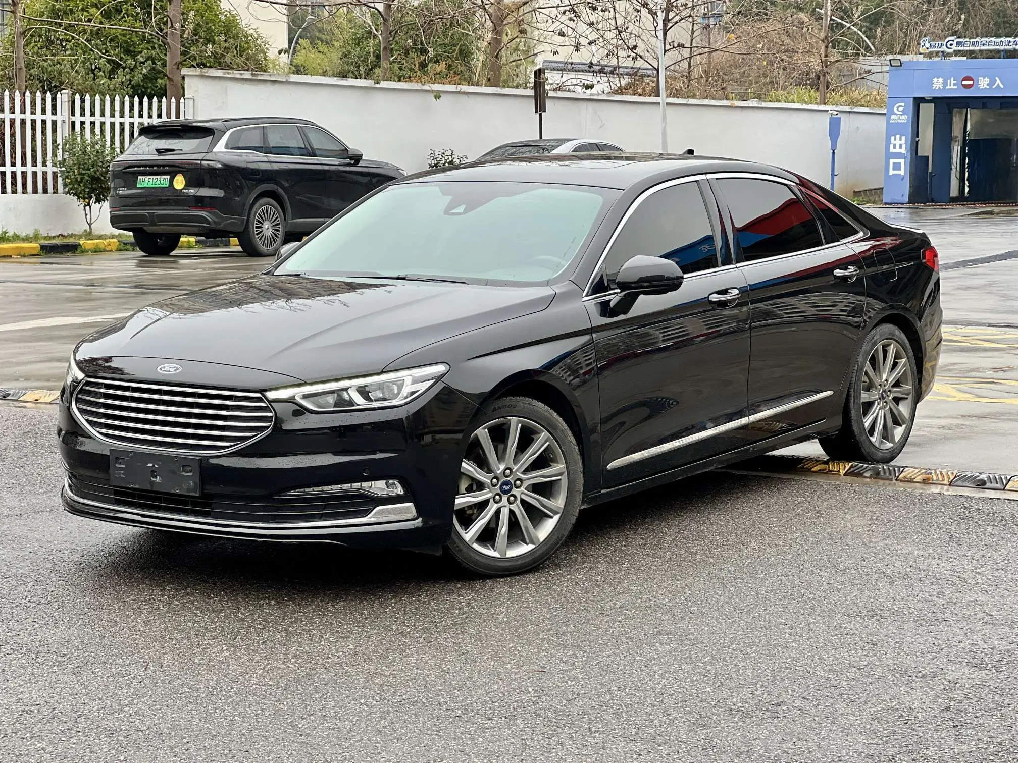 Ford Taurus