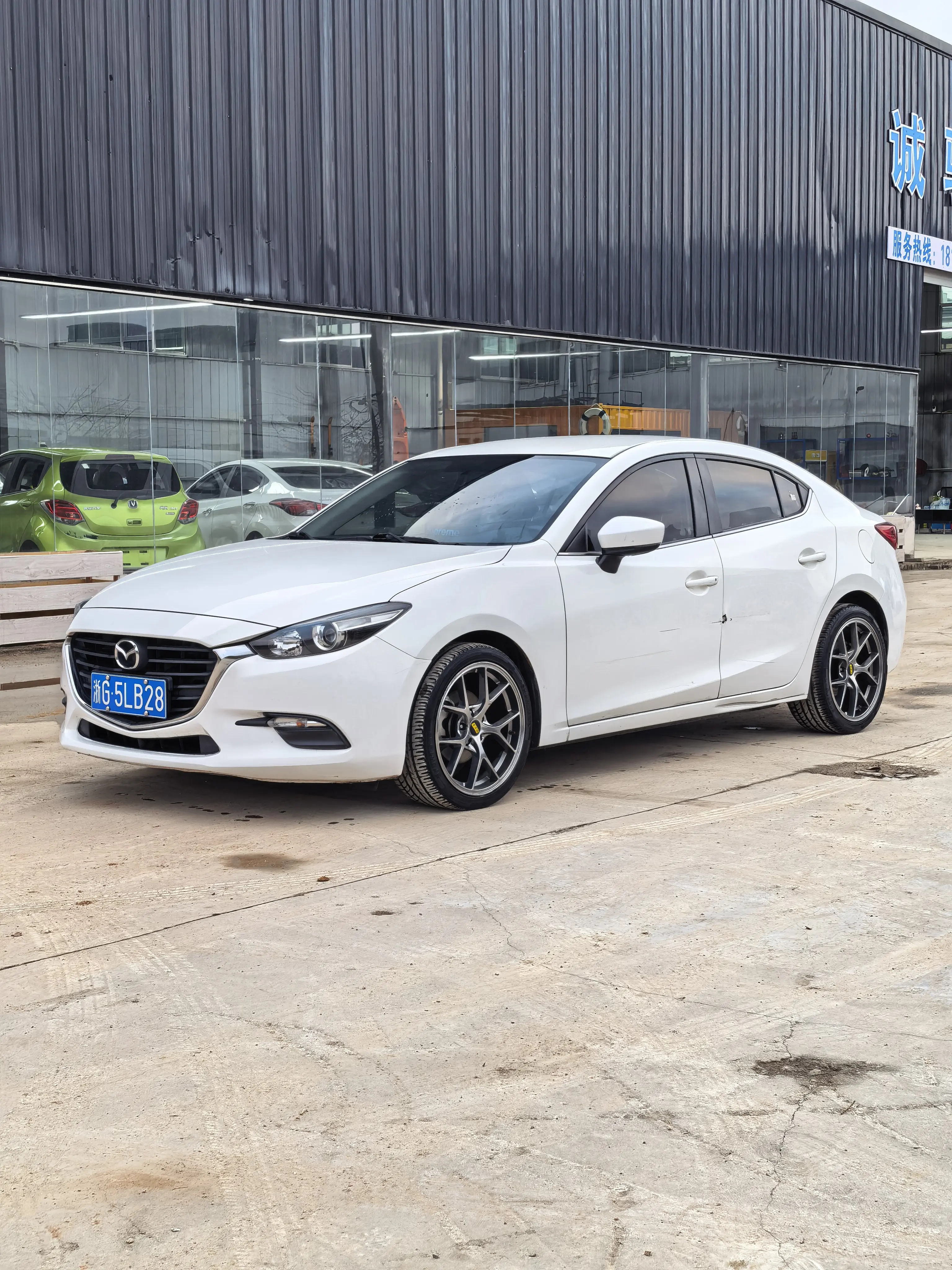 Mazda Axela (Mazda3)  из Китая
