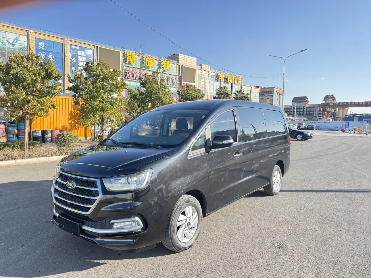 JAC Ruifeng M4  из Китая