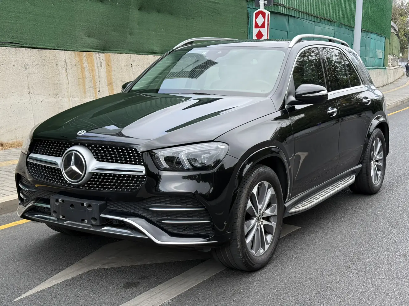 Mercedes-Benz GLE (Imported)