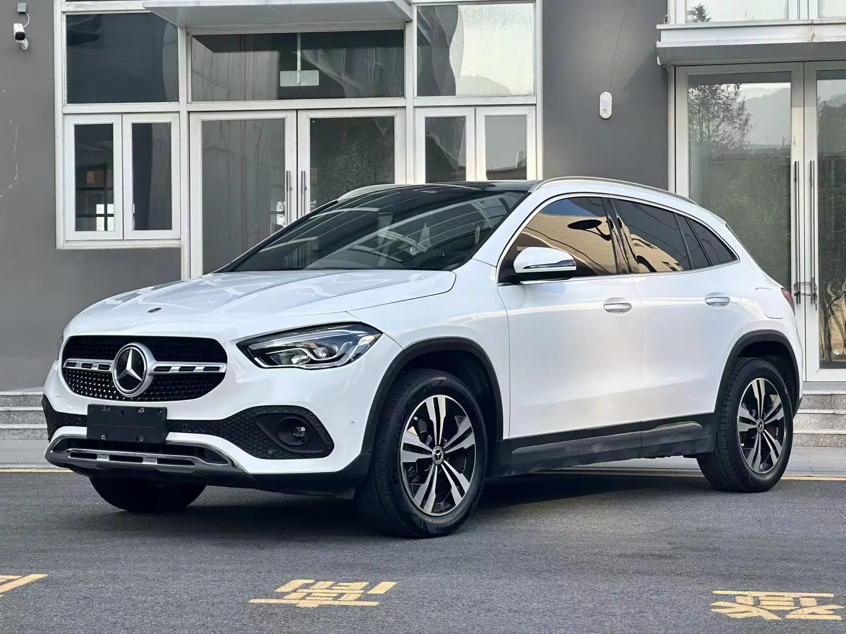 Mercedes-Benz GLA  из Китая