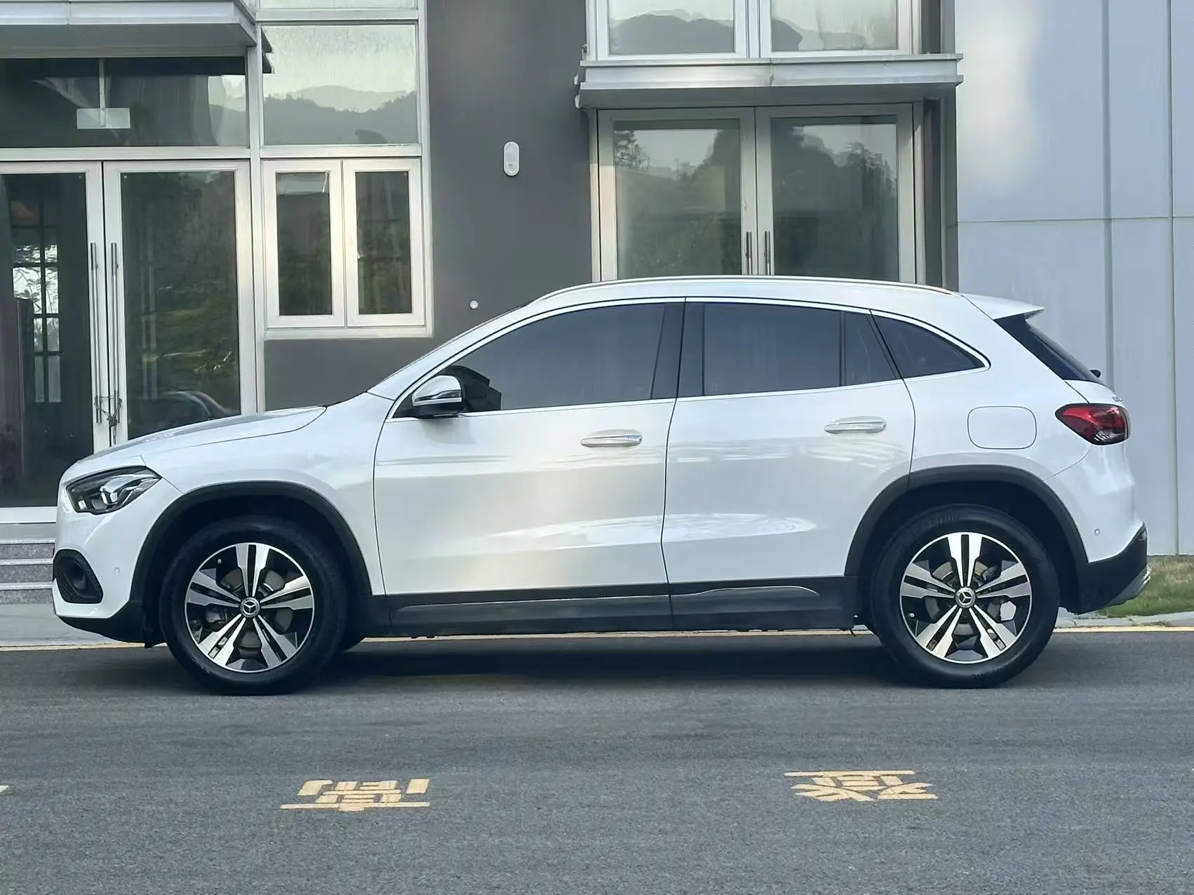 Mercedes-Benz GLA  из Китая