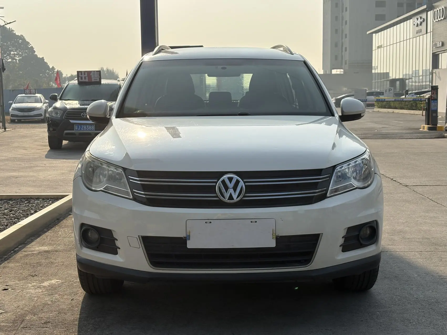 Volkswagen Tiguan (Tharu)  из Китая