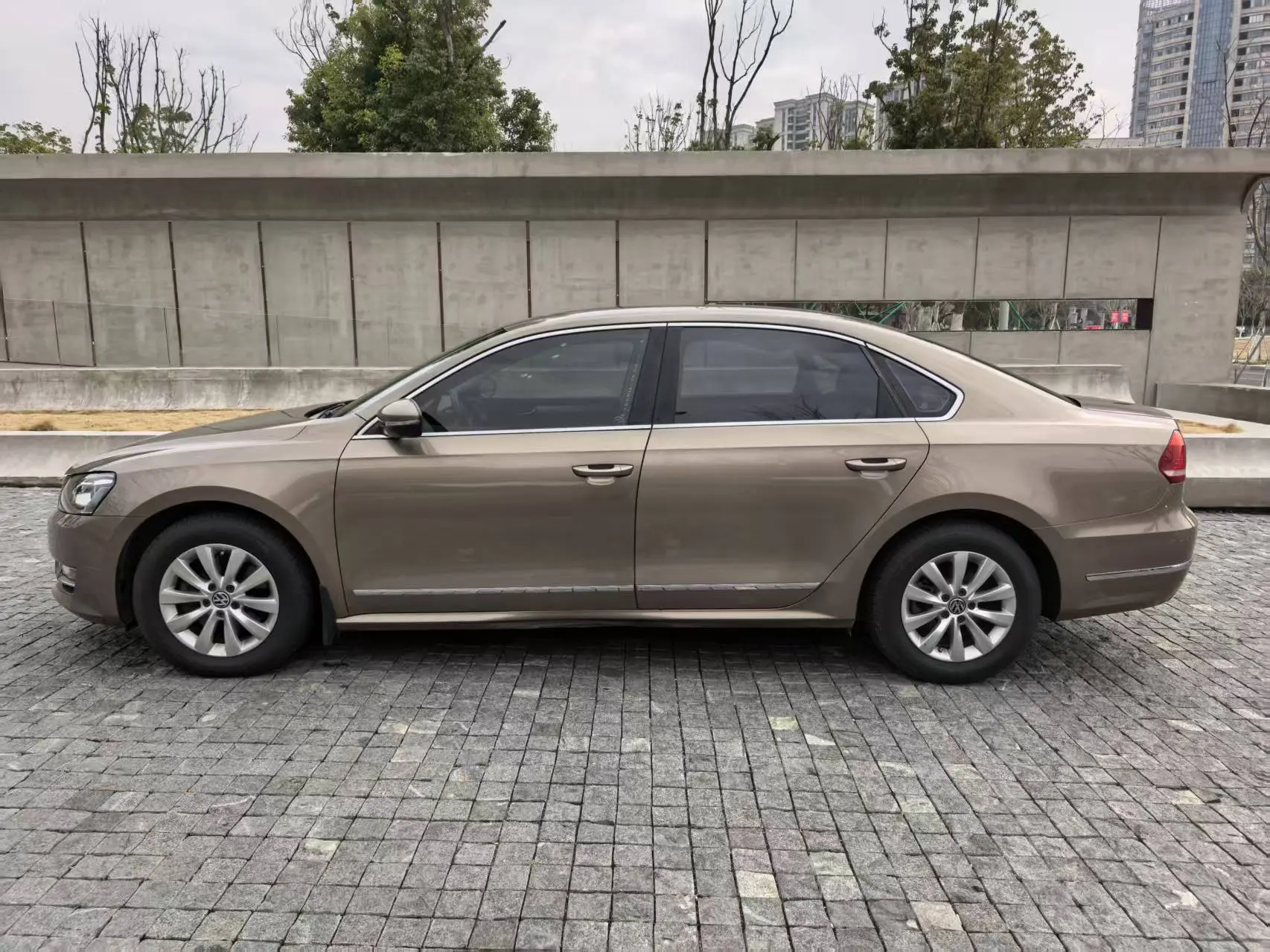 Volkswagen Passat  из Китая