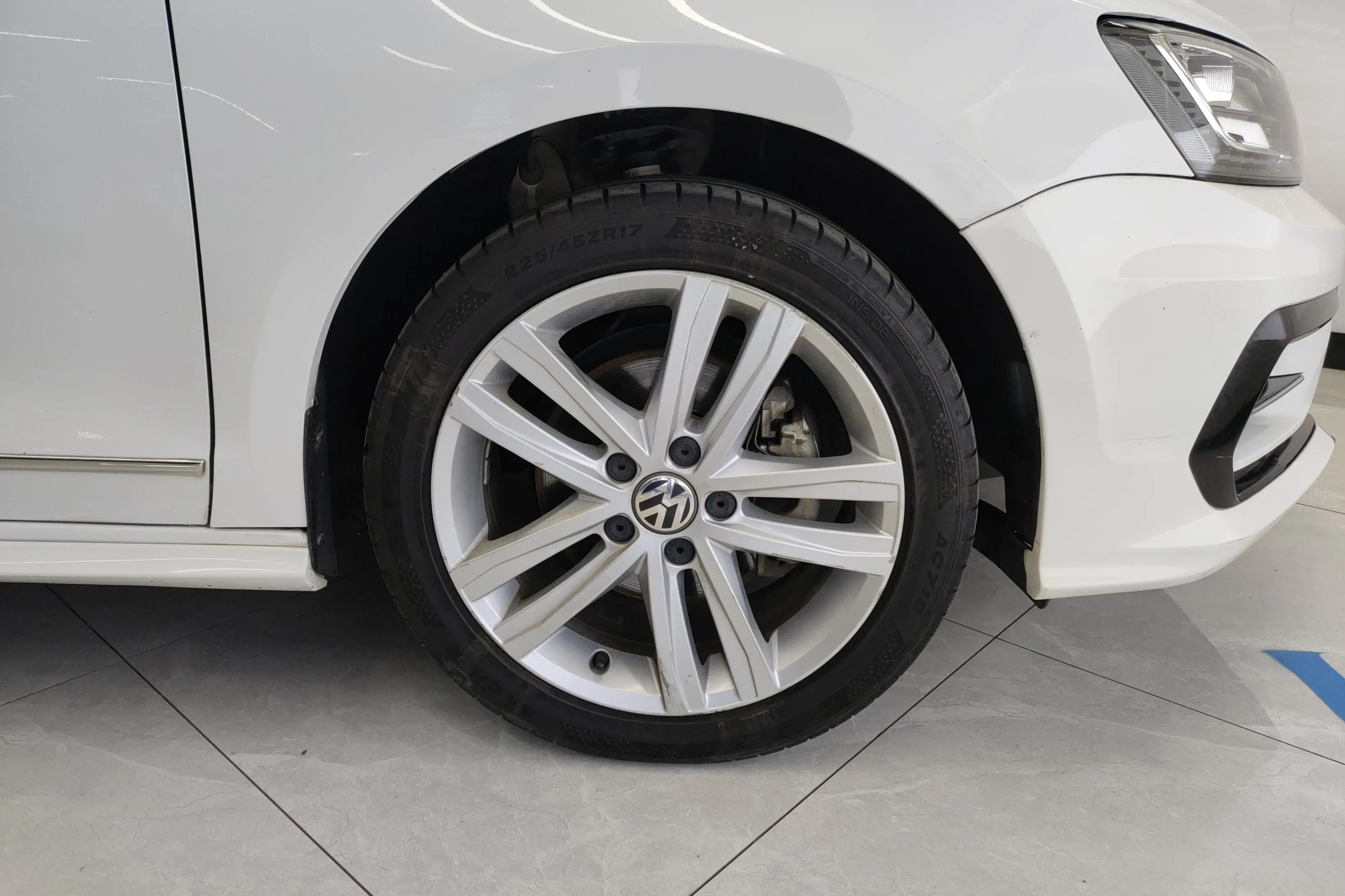 Volkswagen Sagitar  из Китая