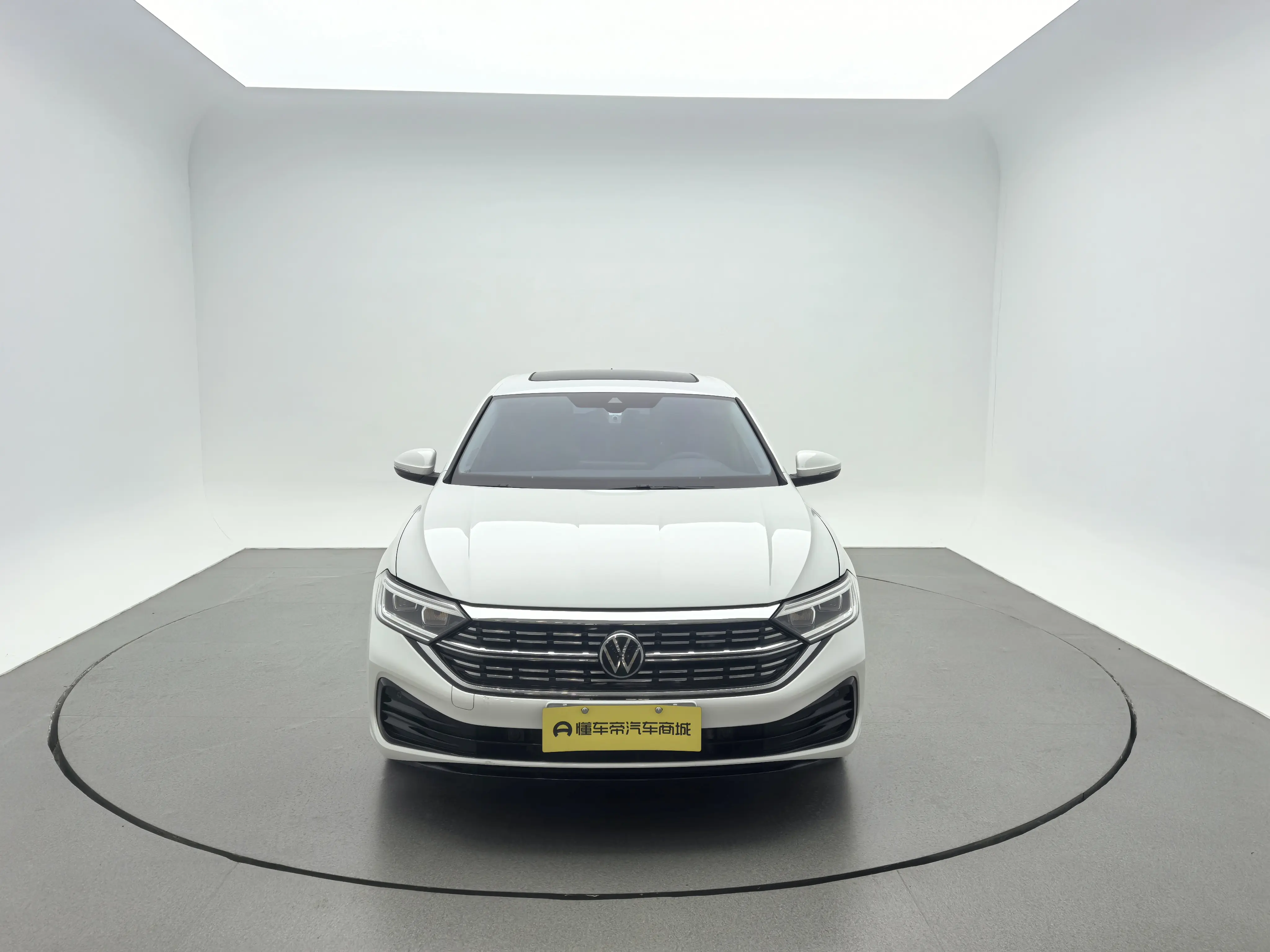 Volkswagen Sagitar  из Китая