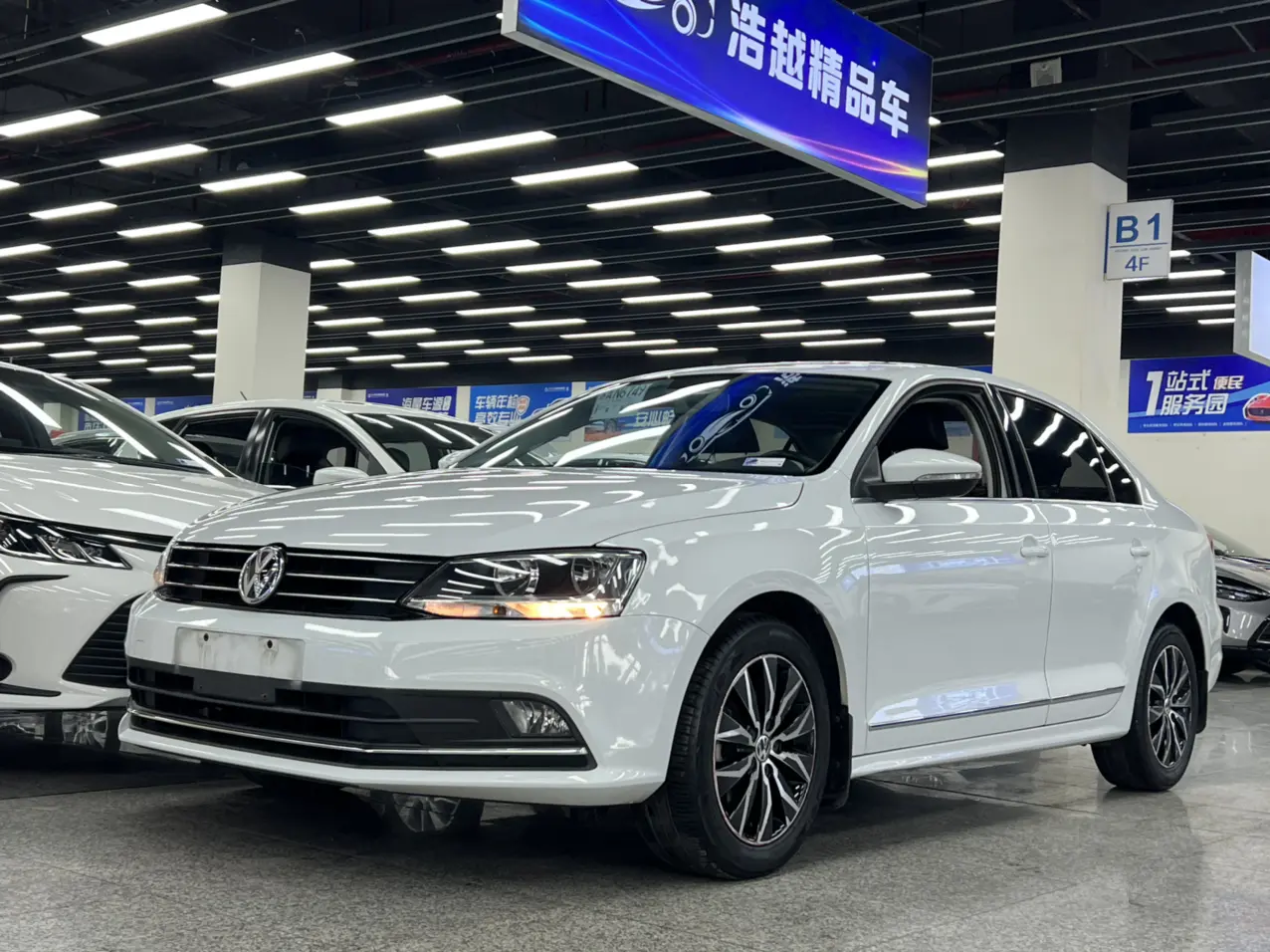 Volkswagen Sagitar  из Китая