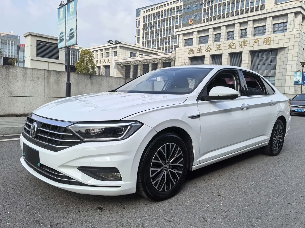 Volkswagen Sagitar  из Китая