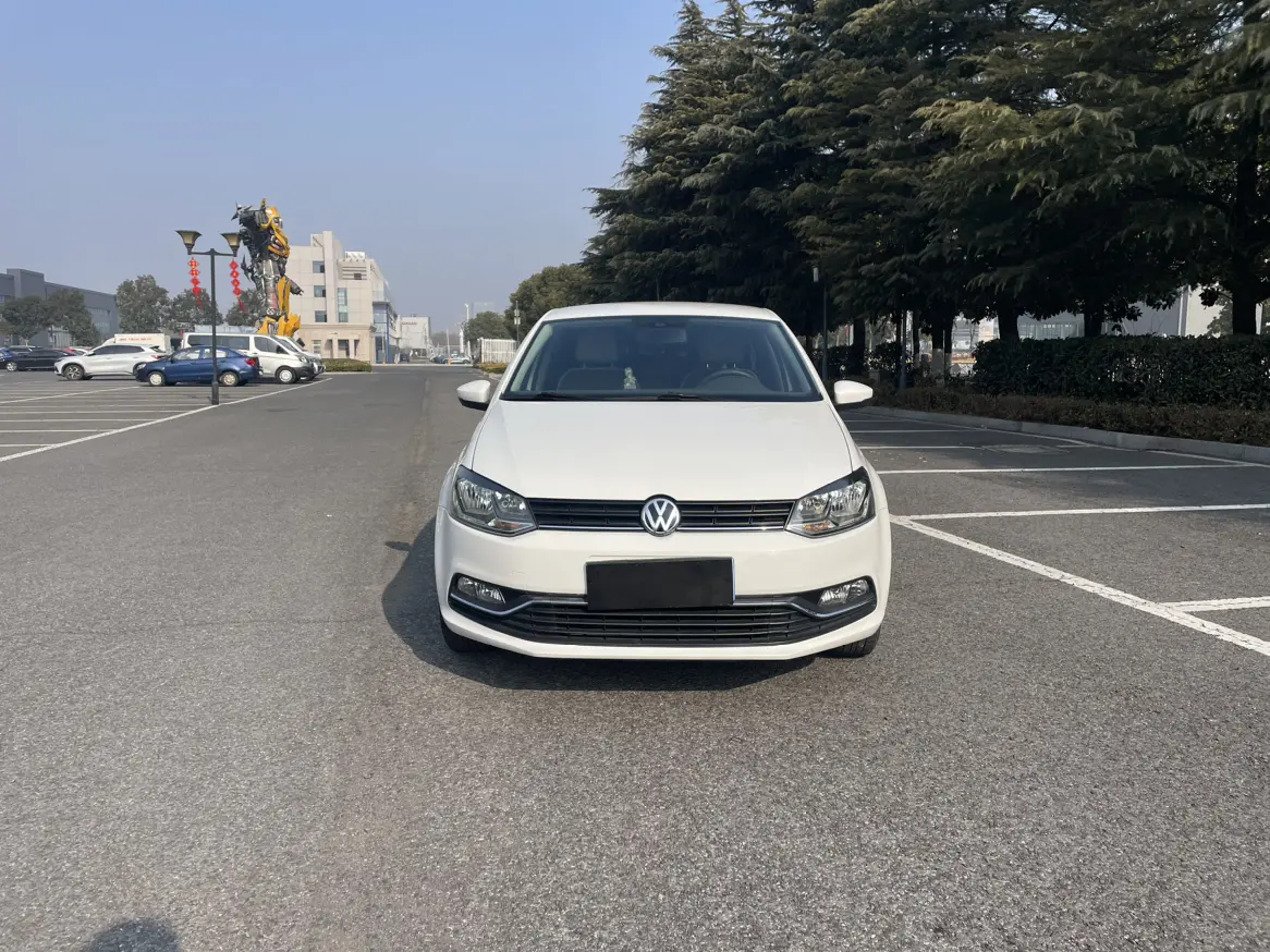Volkswagen Polo  из Китая