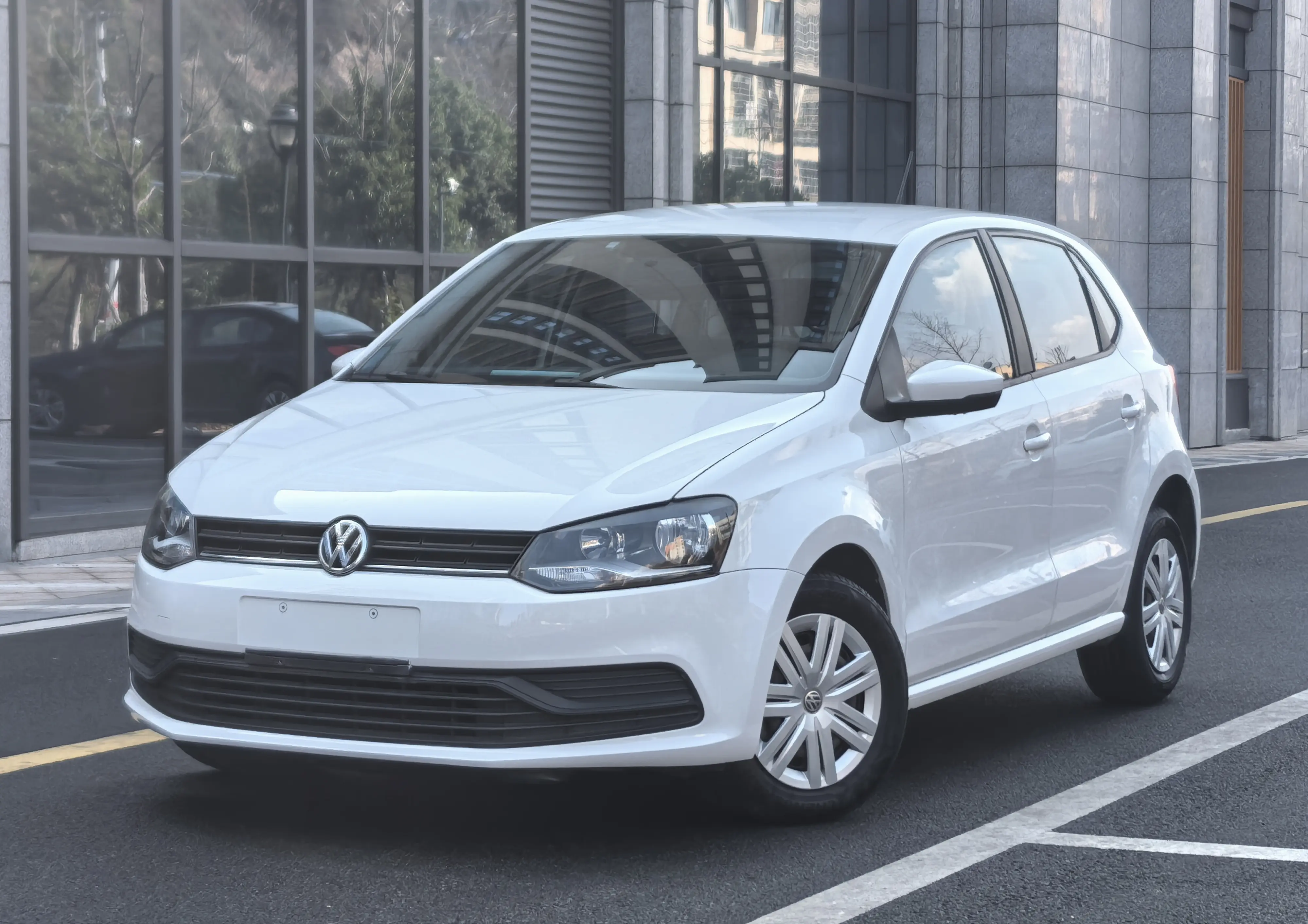 Volkswagen Polo  из Китая