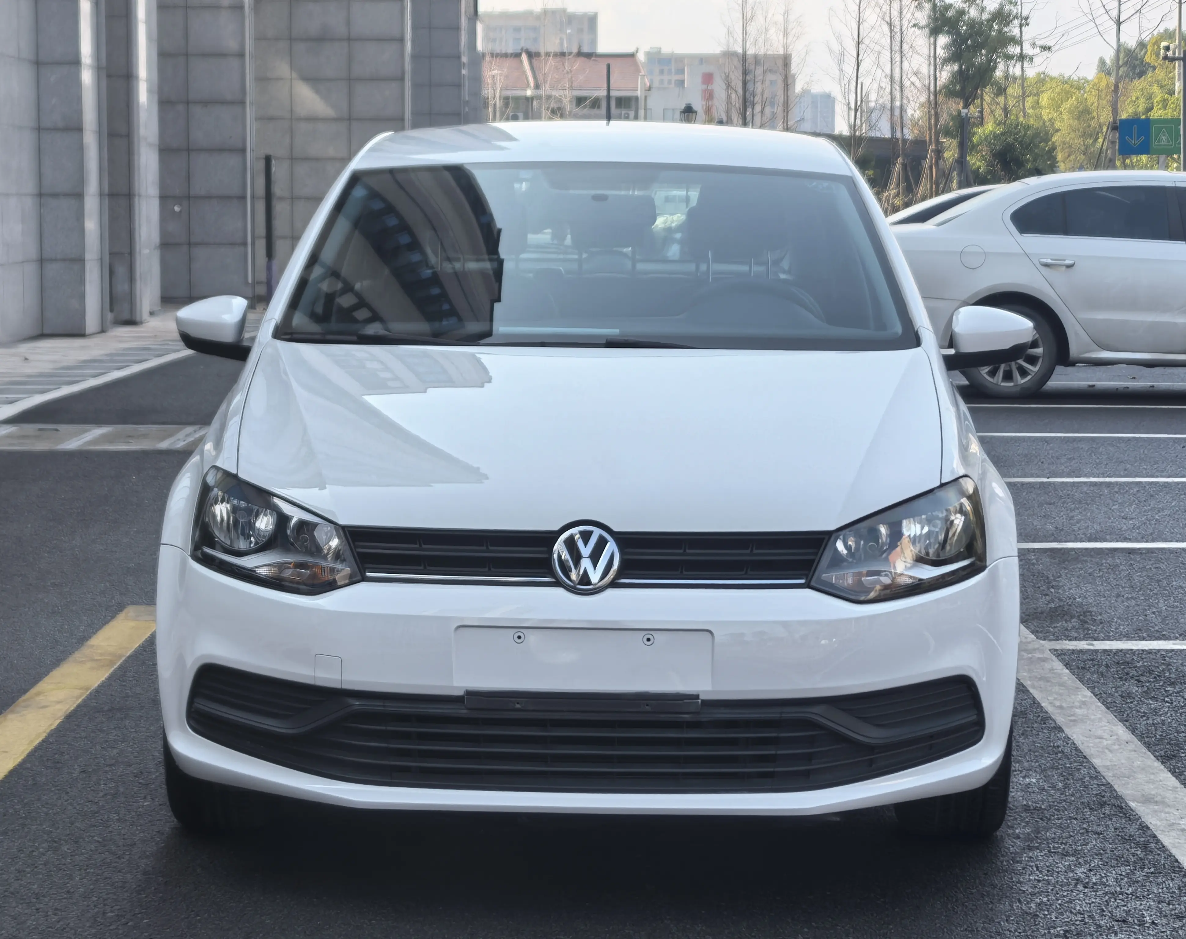 Volkswagen Polo  из Китая