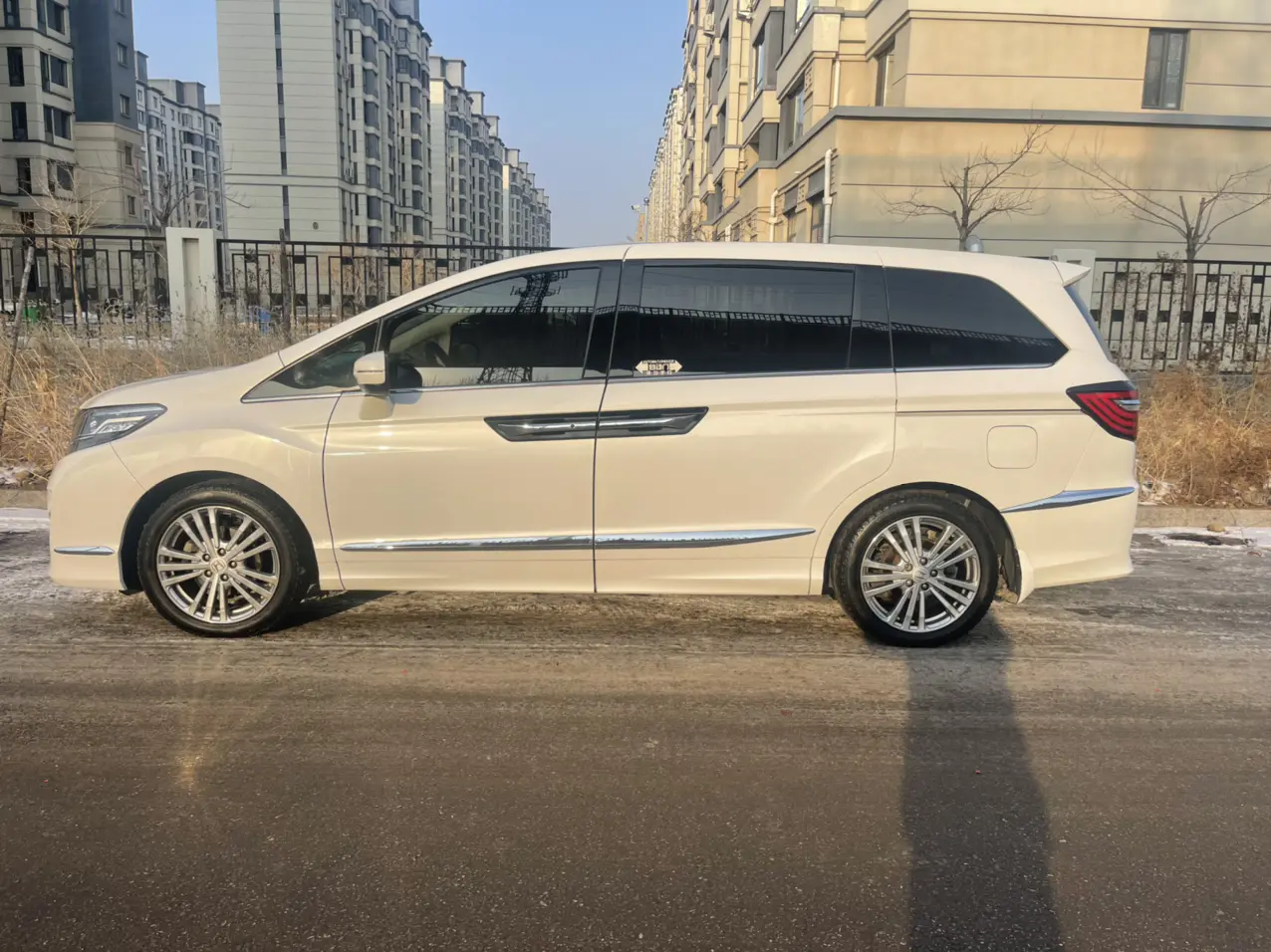 Honda Elysion (Alison)  из Китая