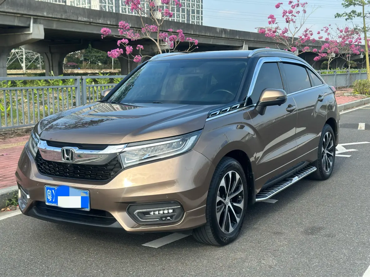 Honda Avancier (Crown Road)  из Китая