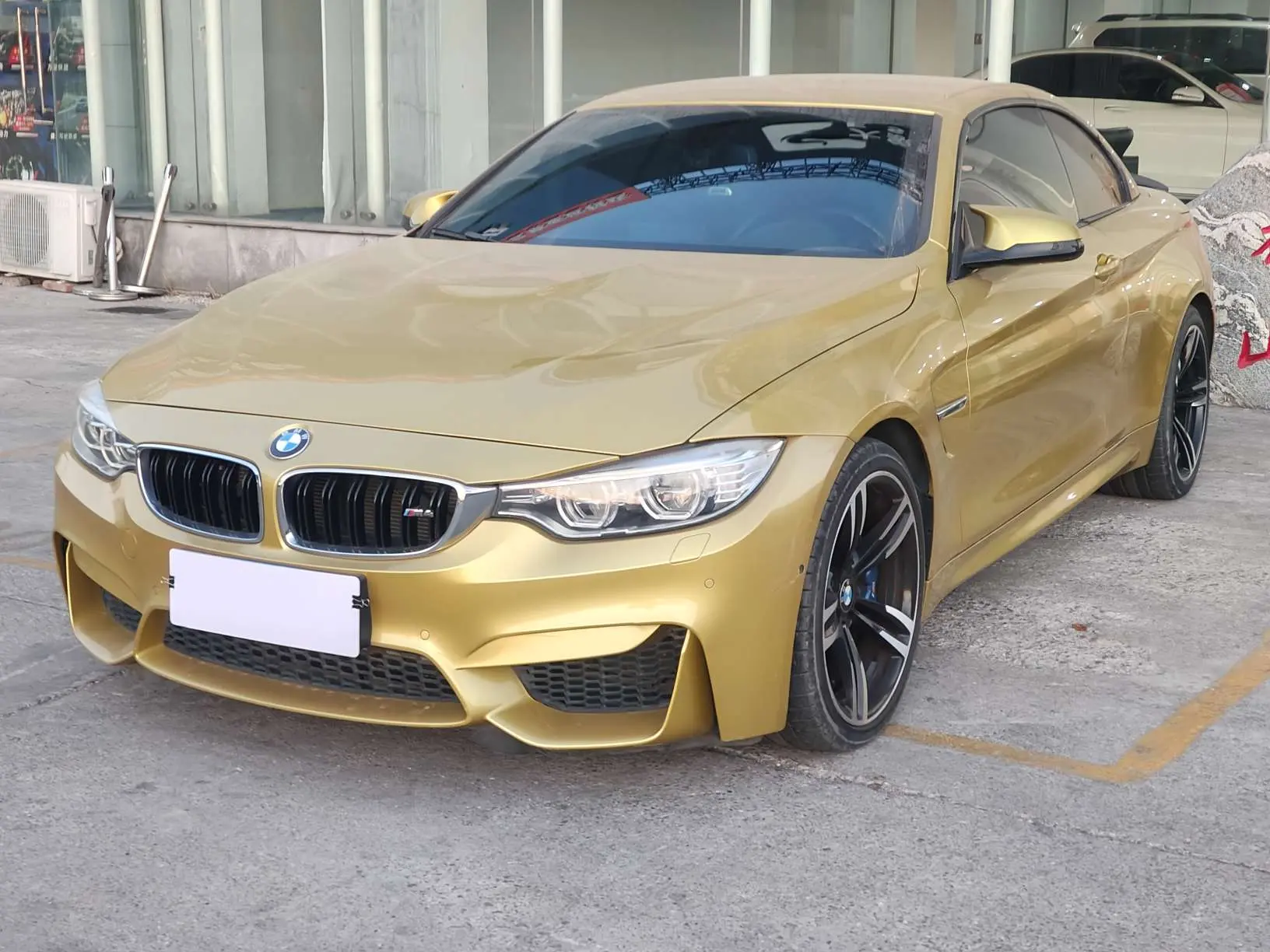 BMW M4  из Китая