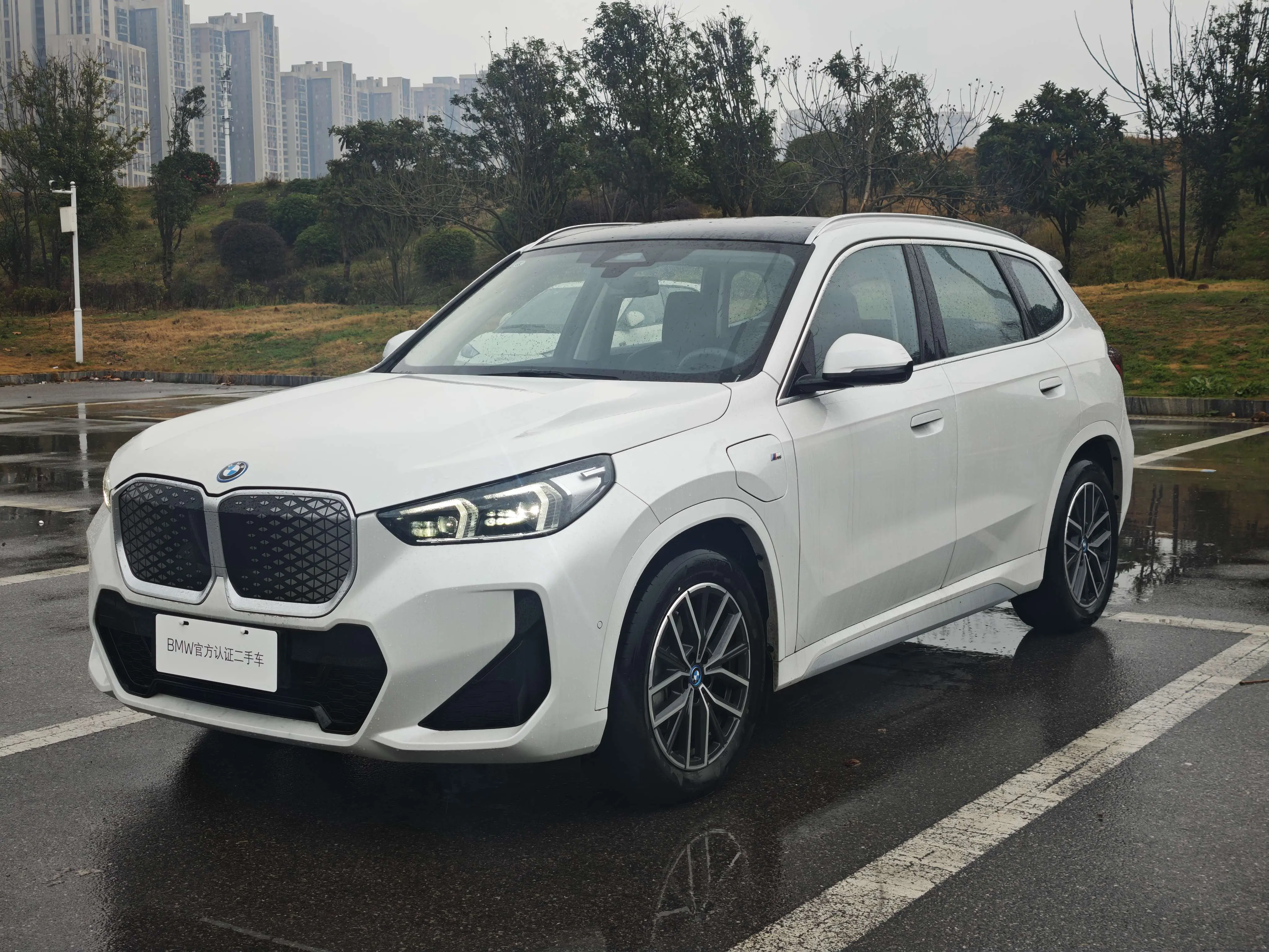 BMW iX1  из Китая