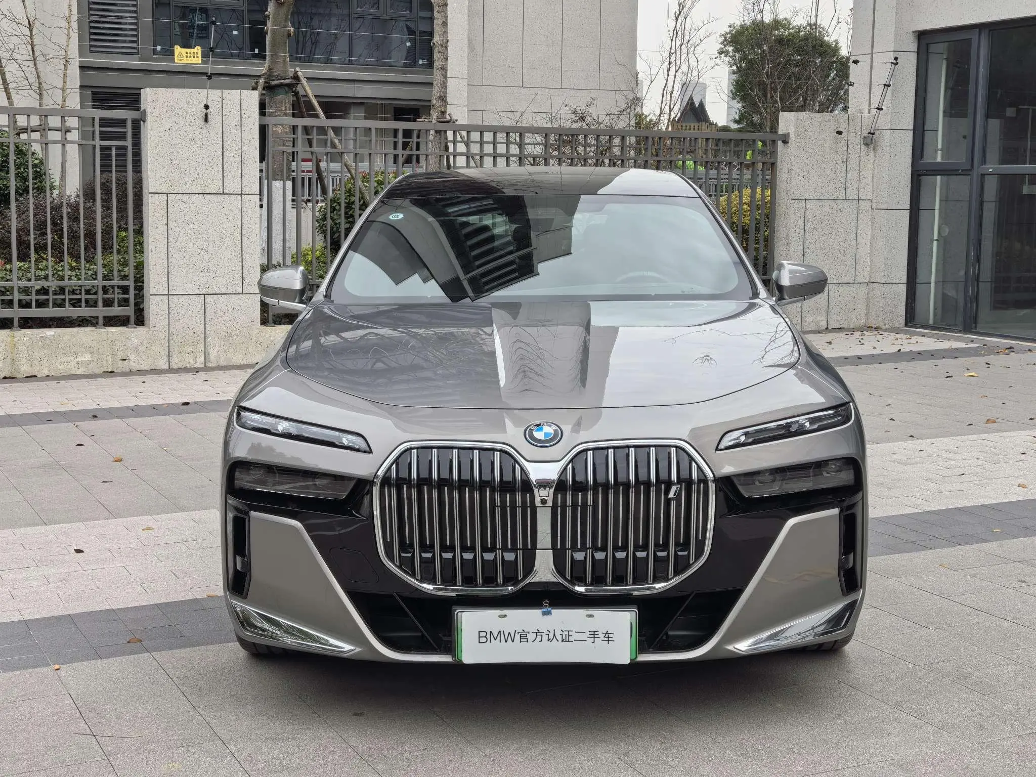BMW i7  из Китая