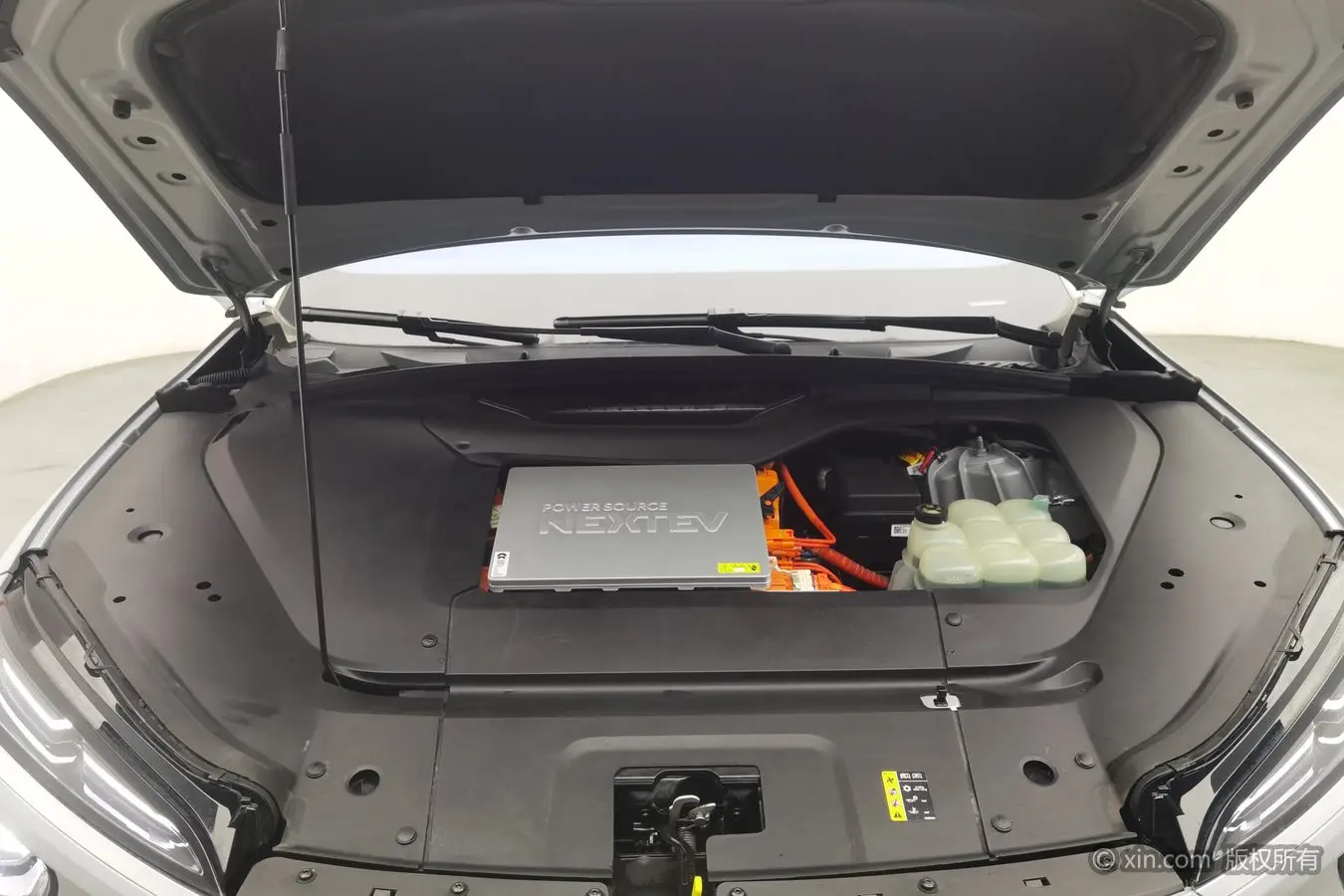 NIO EC6  из Китая