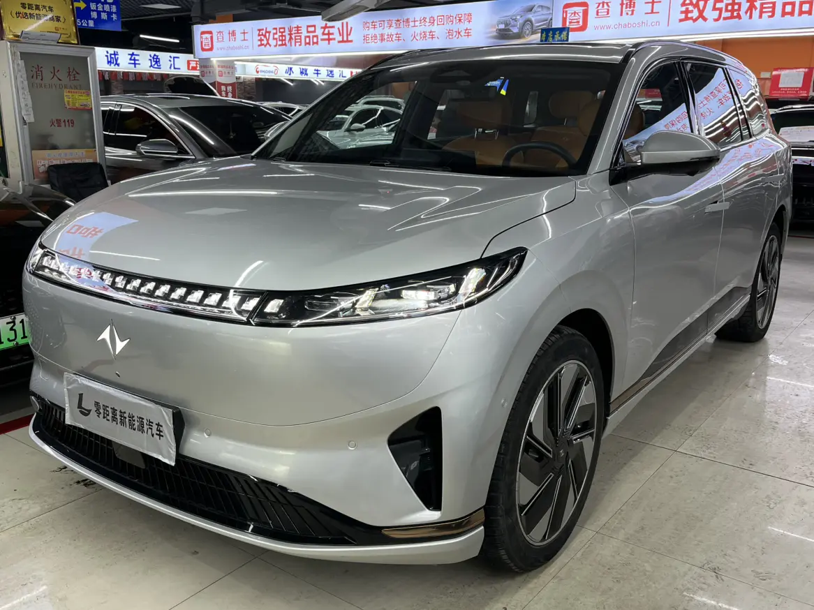 Dongfeng Eπ008  из Китая