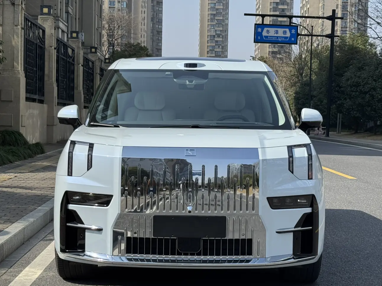 ZEEKR 009  из Китая