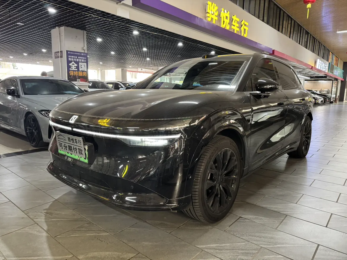 ZEEKR 007  из Китая