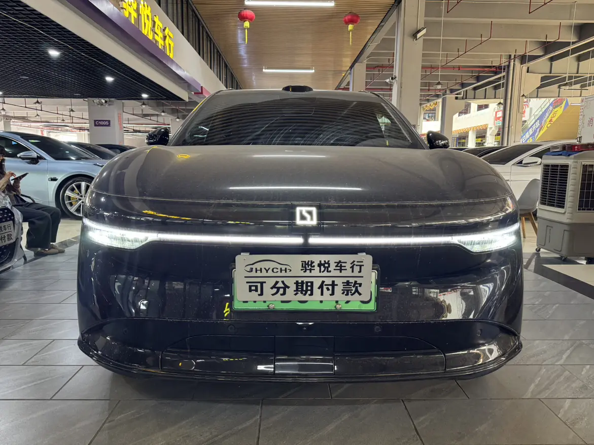 ZEEKR 007  из Китая