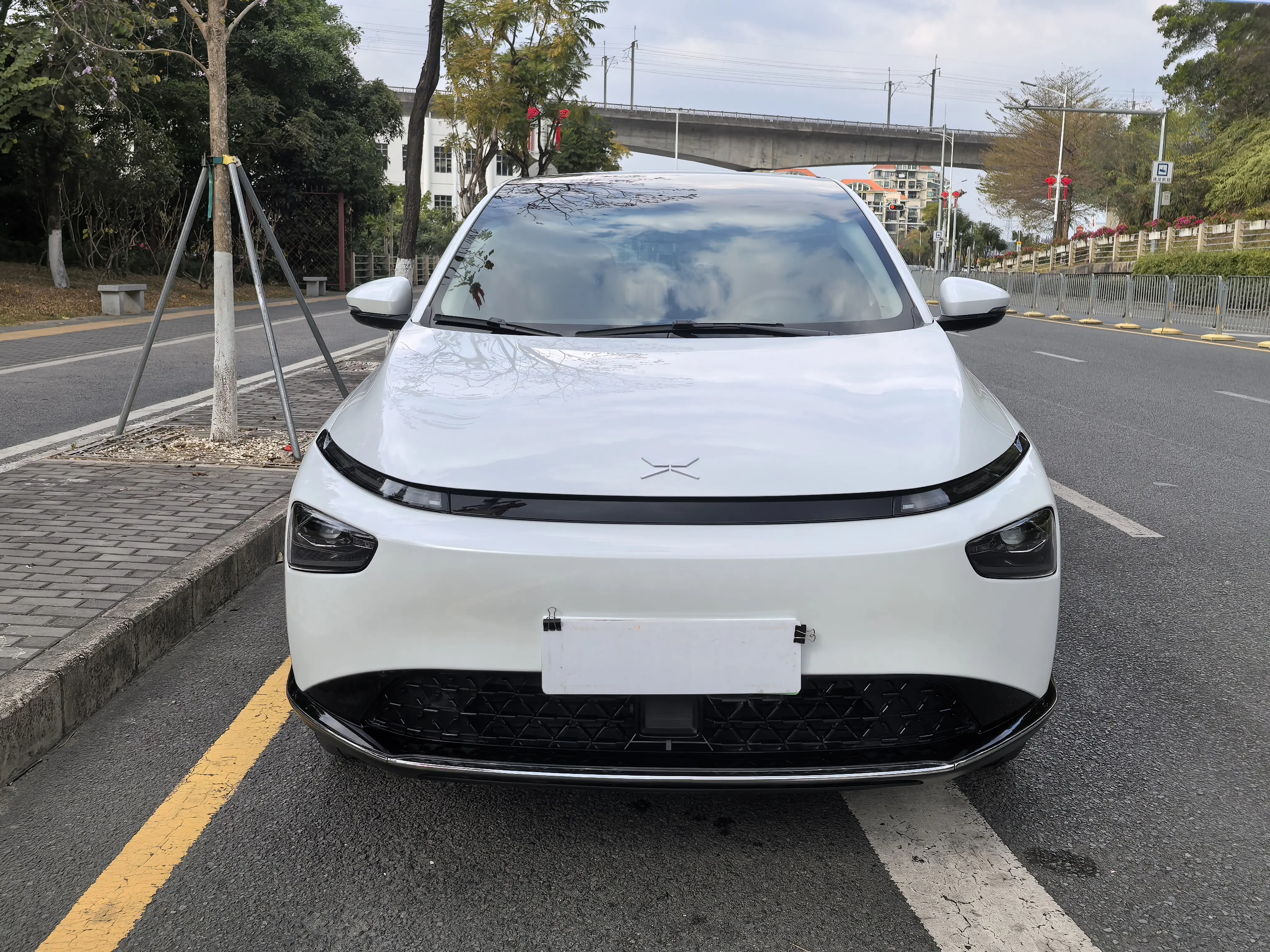 Xpeng G3  из Китая