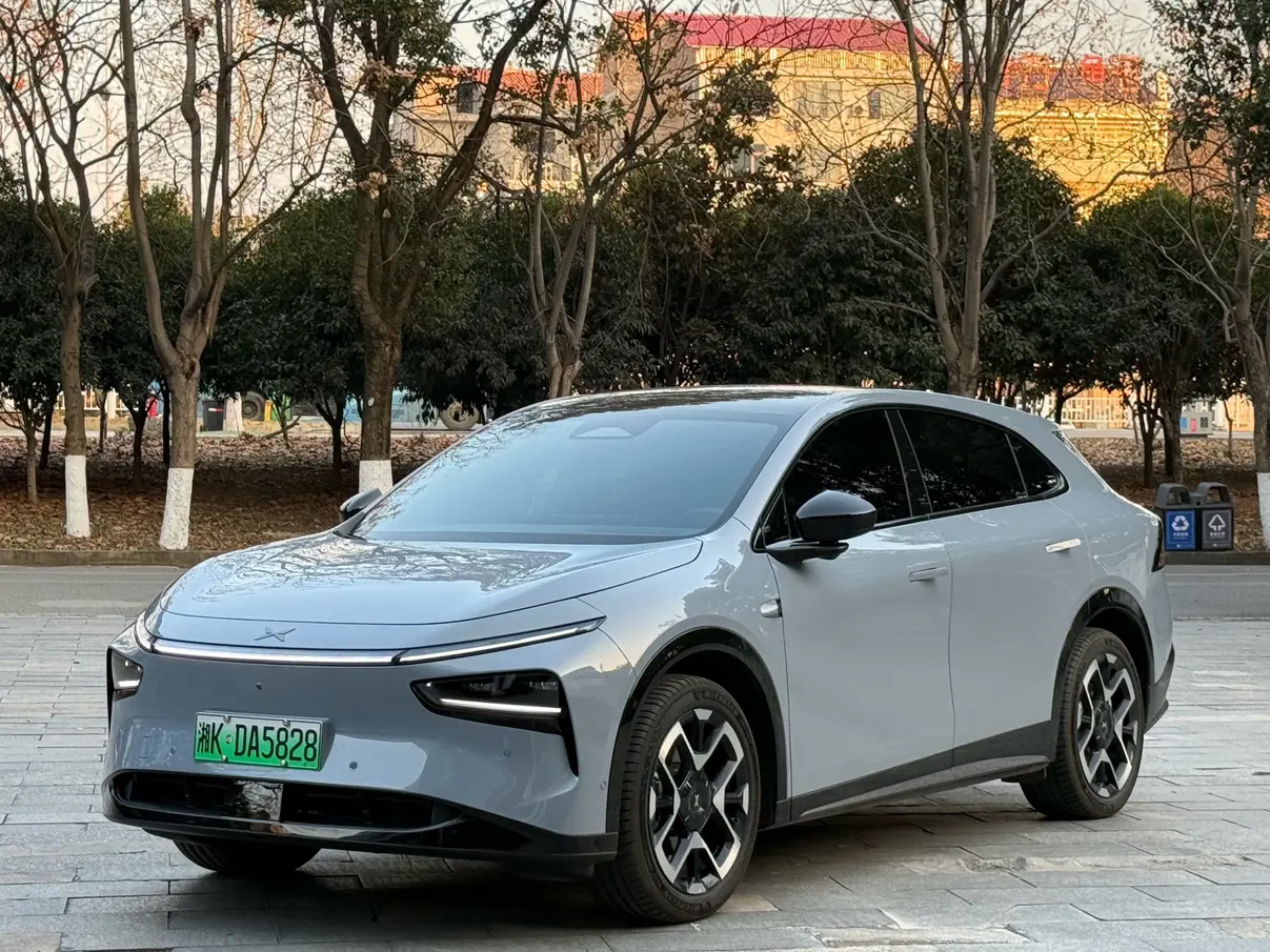 Xpeng G7  из Китая