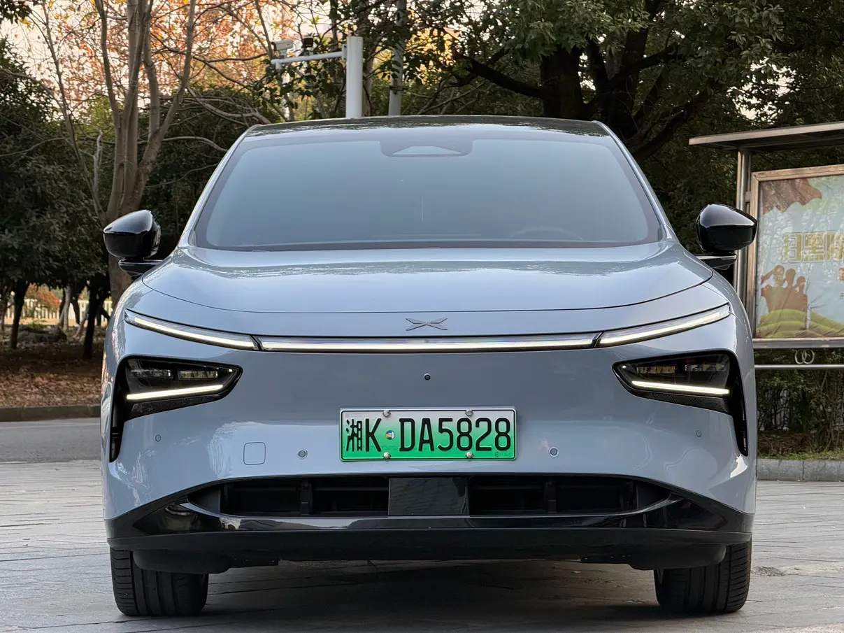 Xpeng G7  из Китая