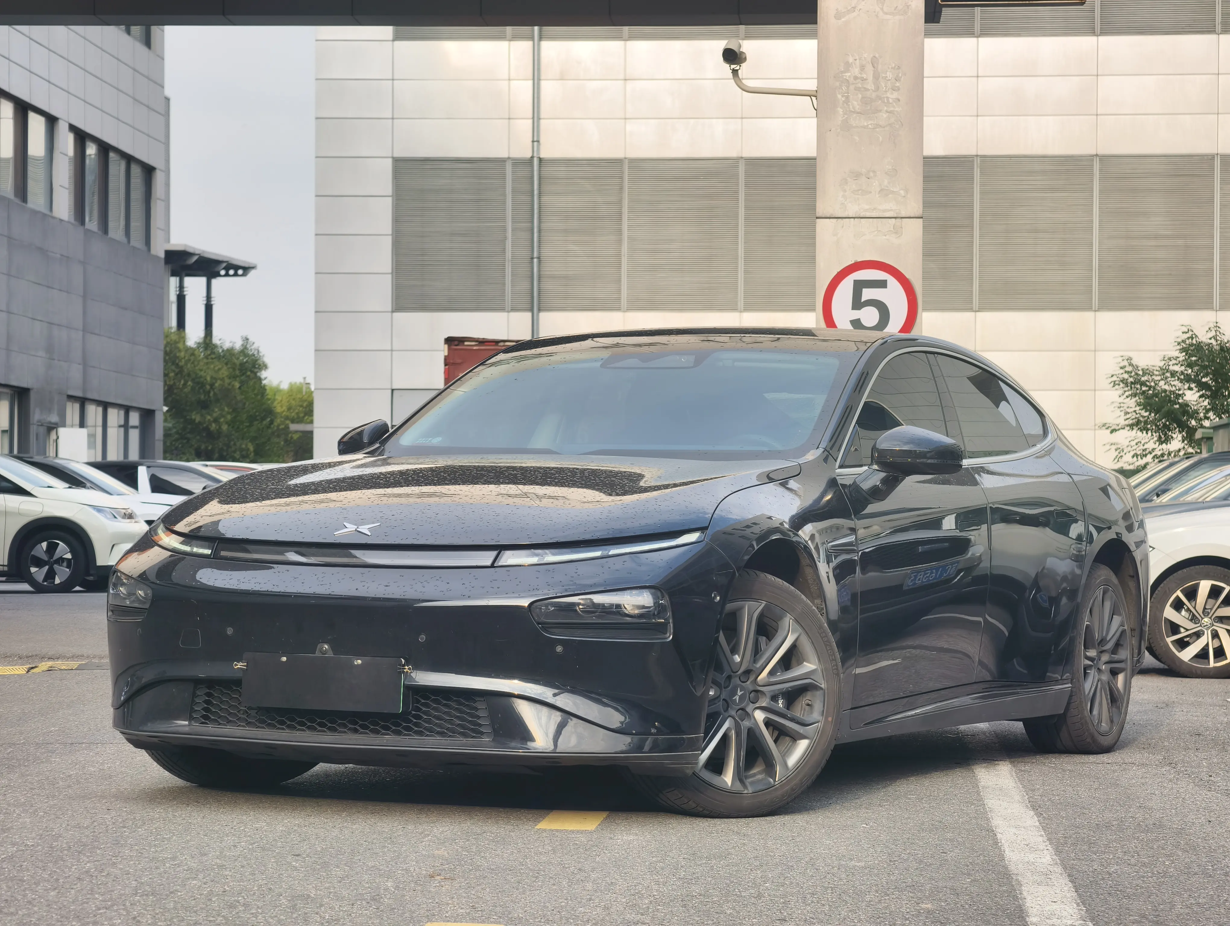 Xpeng P7  из Китая