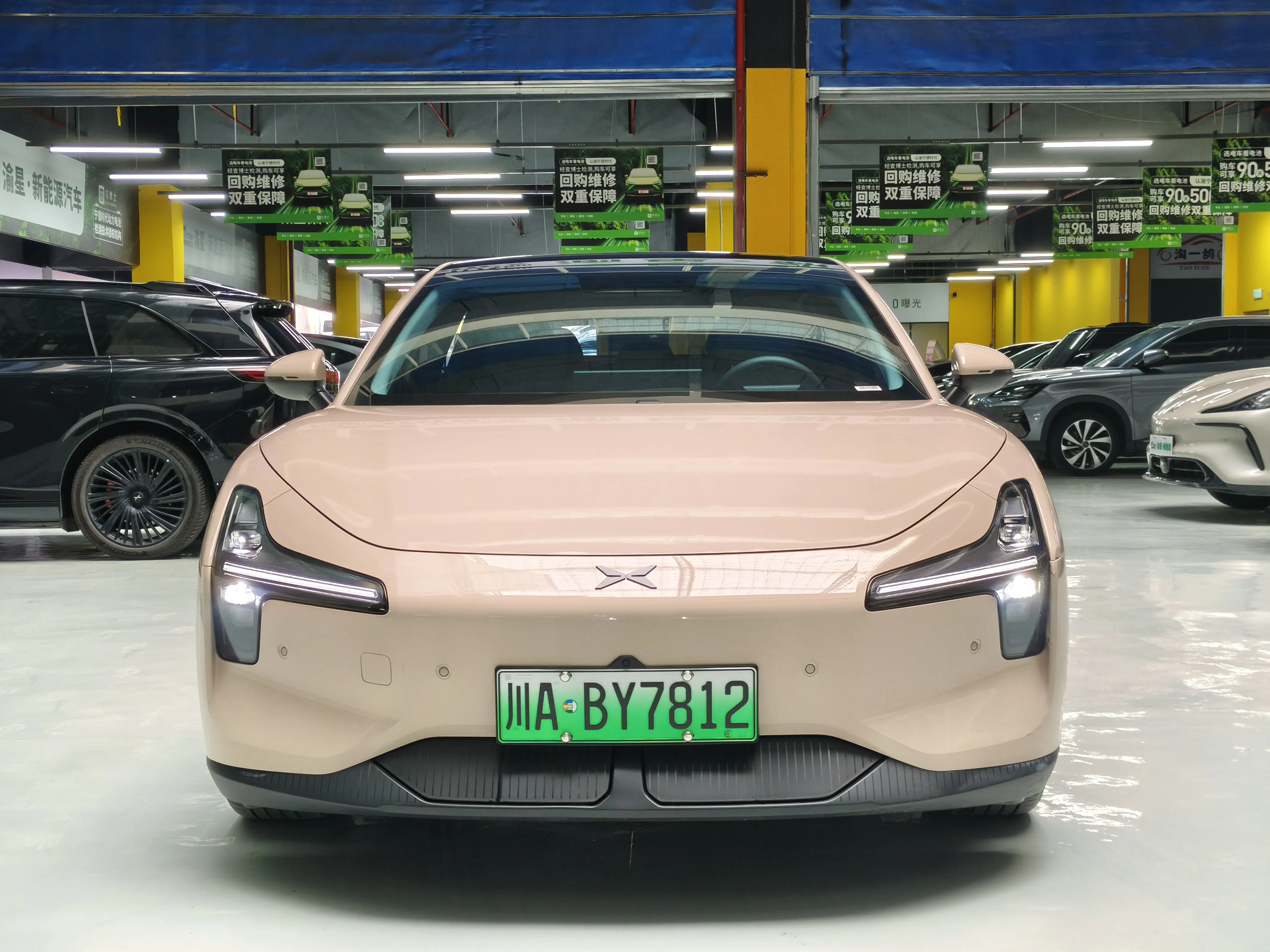 Xpeng Xiaopeng MONA M03  из Китая