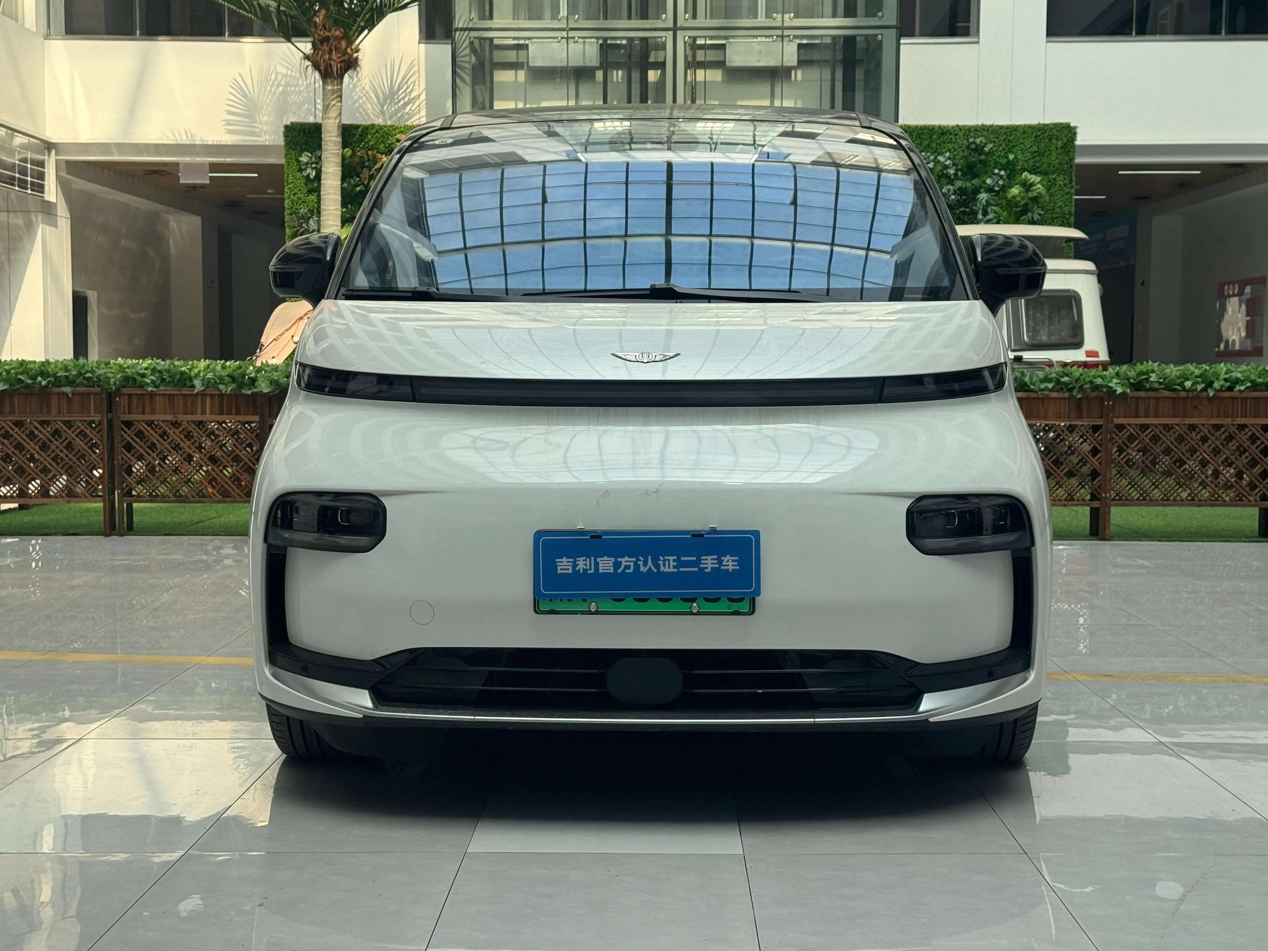 Geely Yizhen L380  из Китая