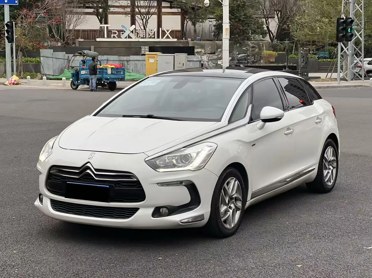 DS 5  из Китая
