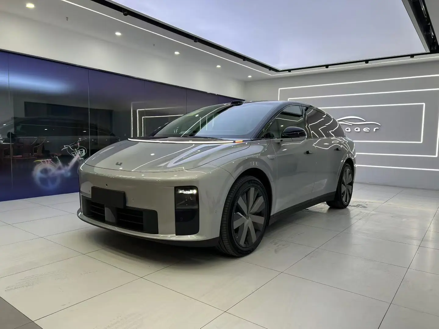 Li Ideal i6  из Китая