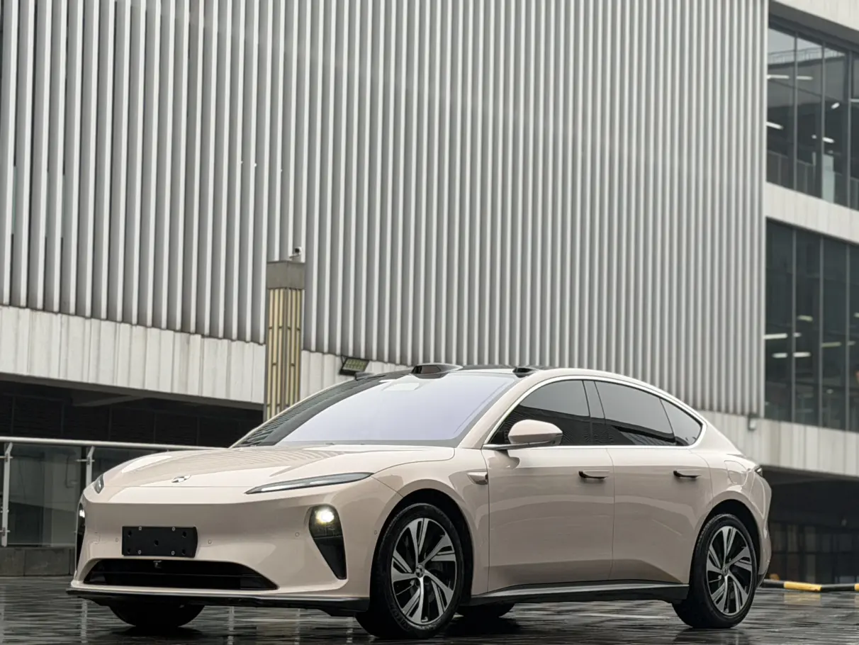 NIO ET5  из Китая