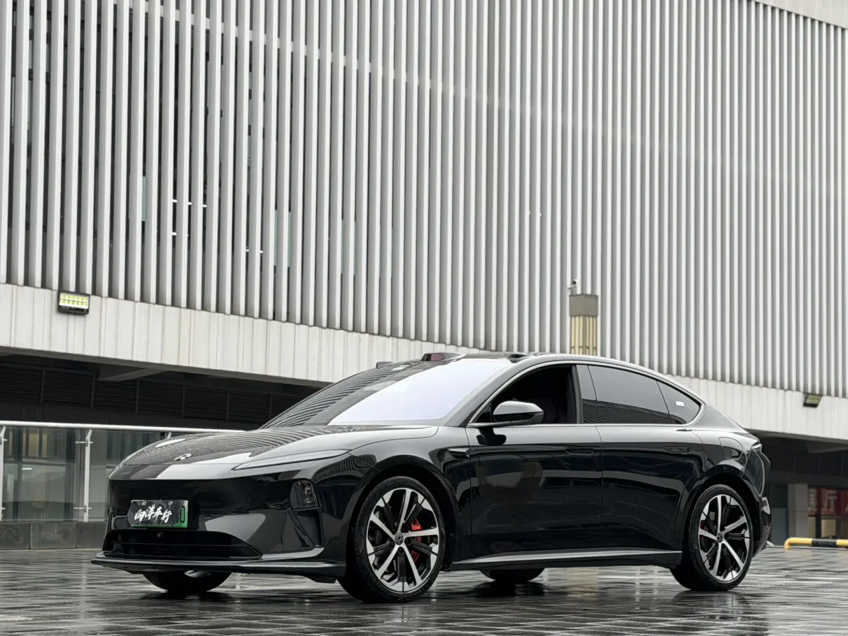 NIO ET5  из Китая