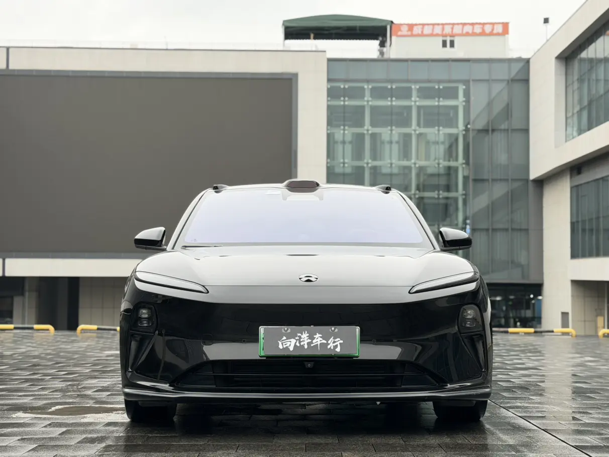 NIO ET5  из Китая