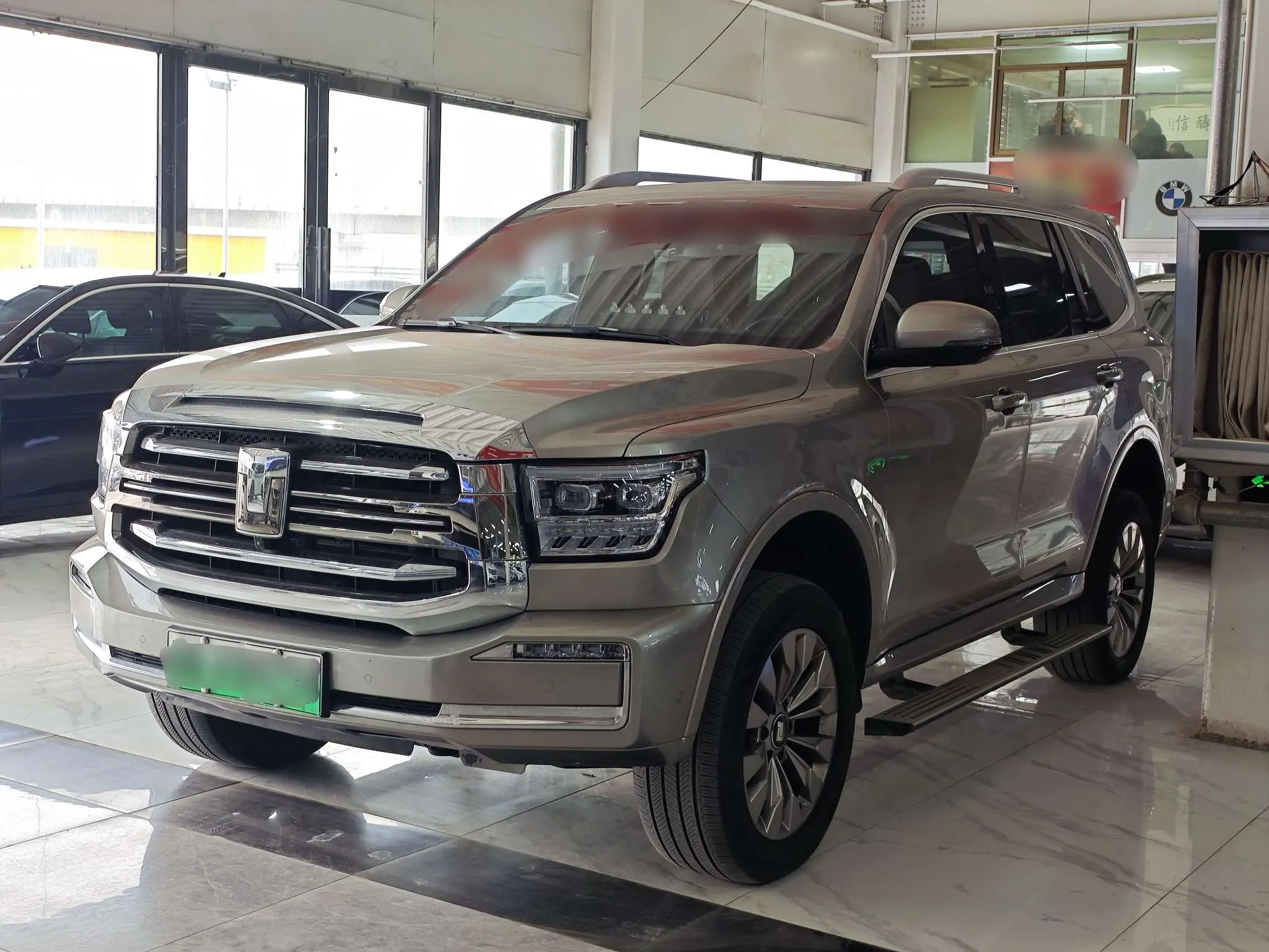 Tank 500 Hi4-T  из Китая