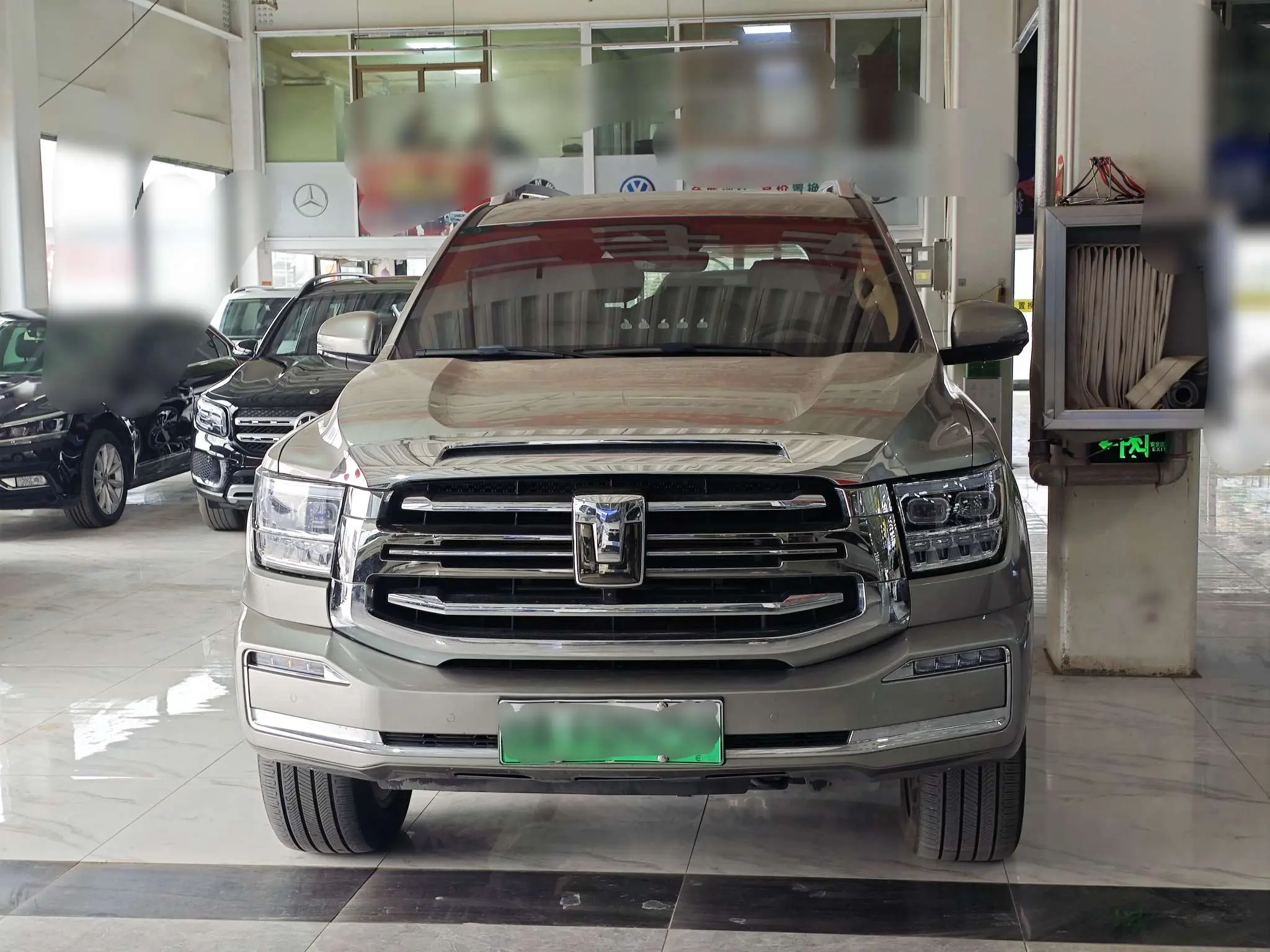 Tank 500 Hi4-T  из Китая