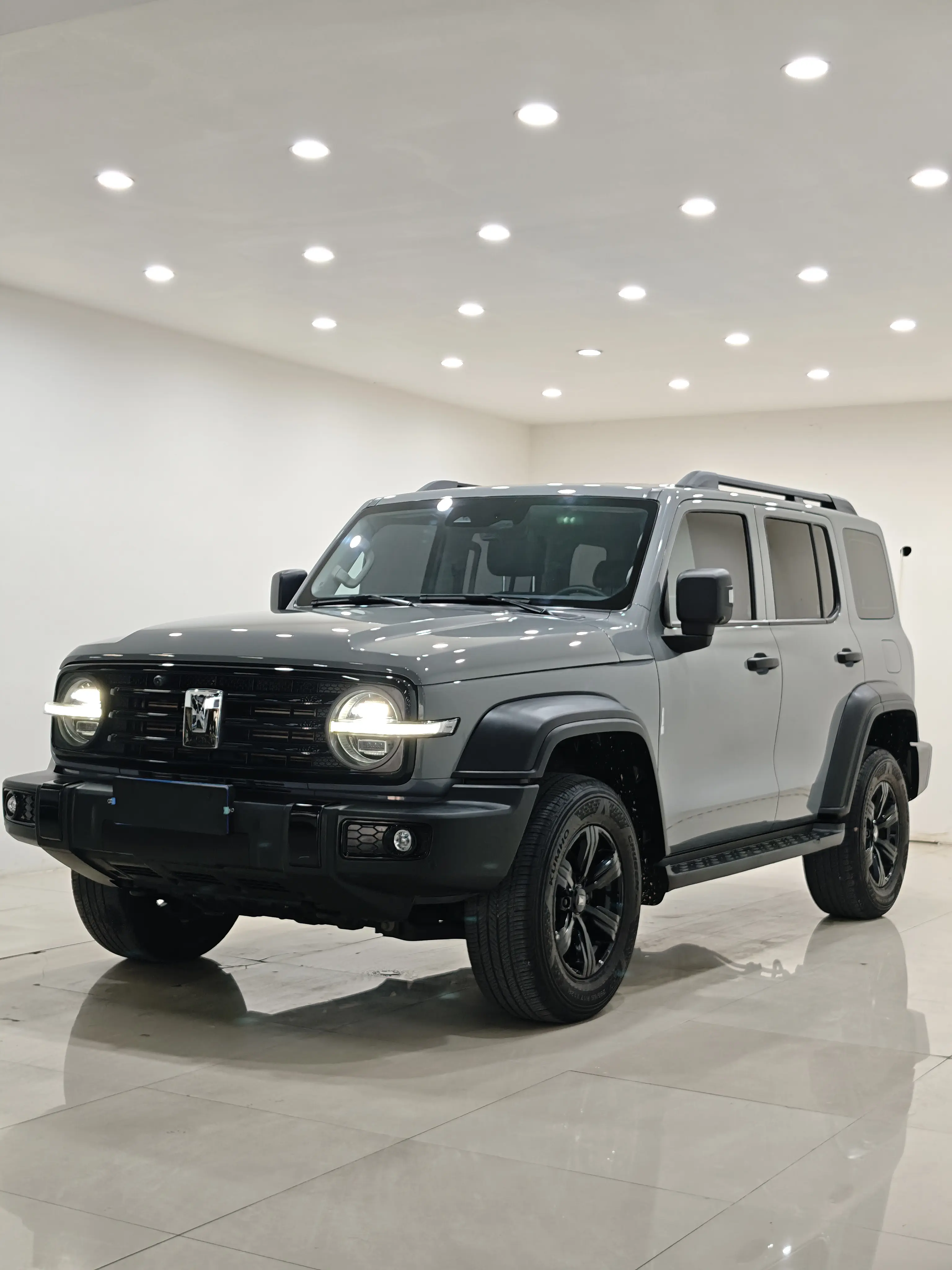 Tank 300  из Китая