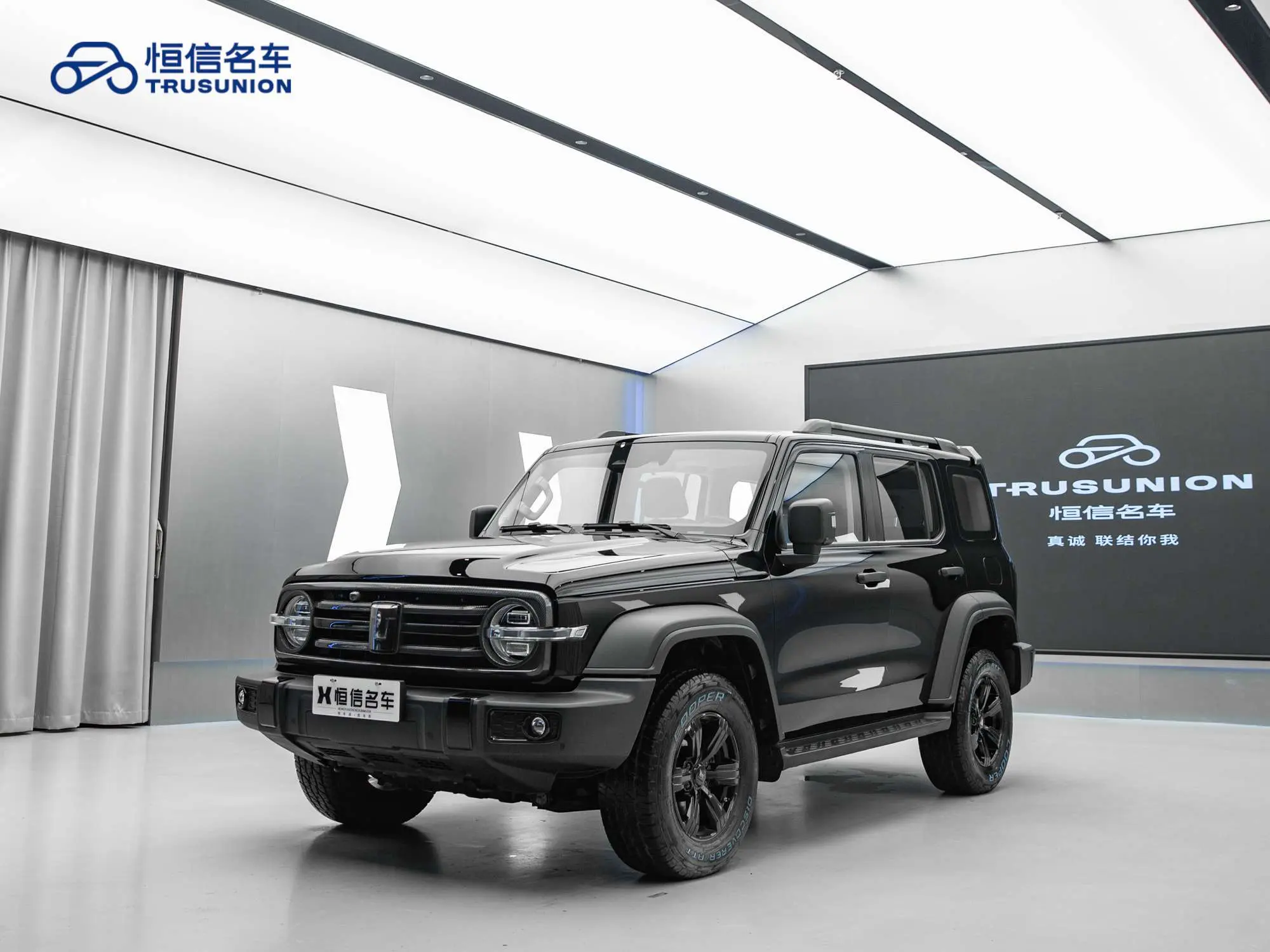 Tank 300  из Китая