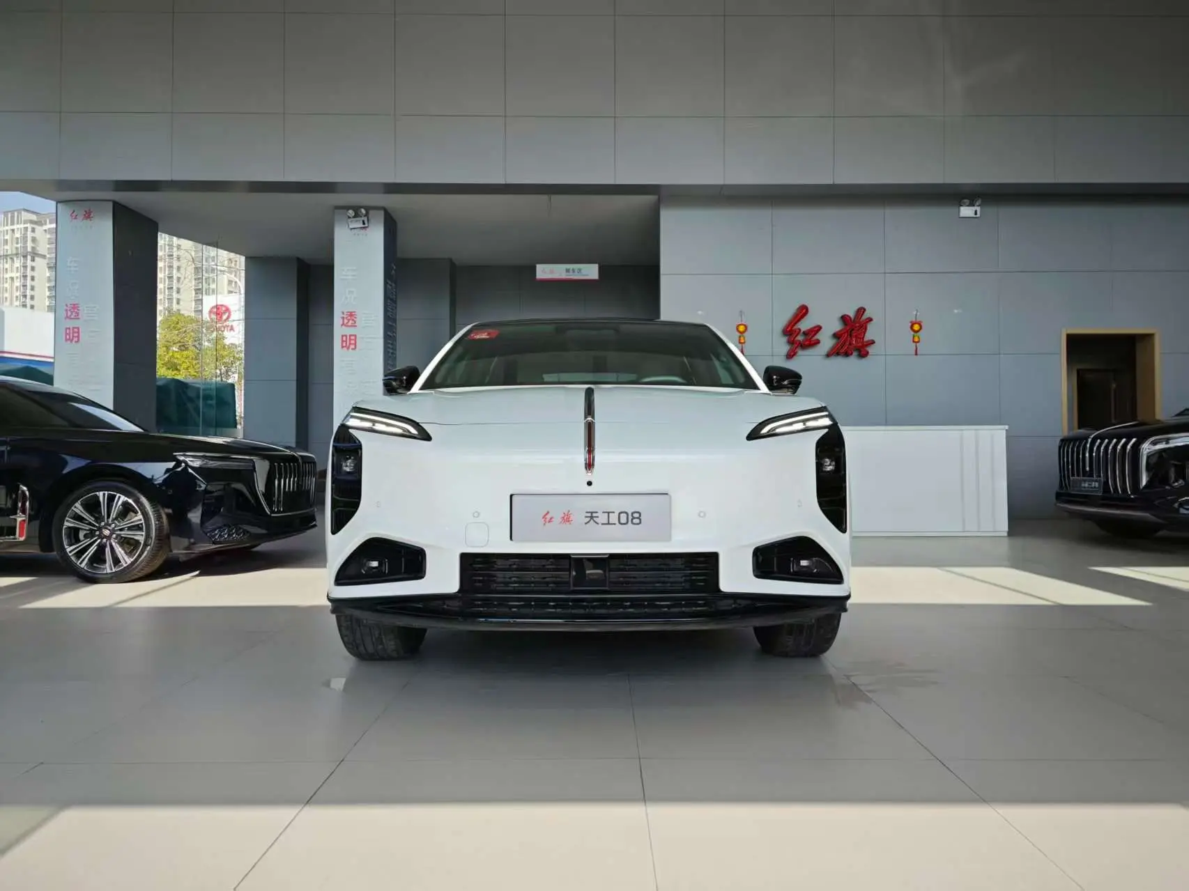 Hongqi Red Flag Tiangong 08  из Китая