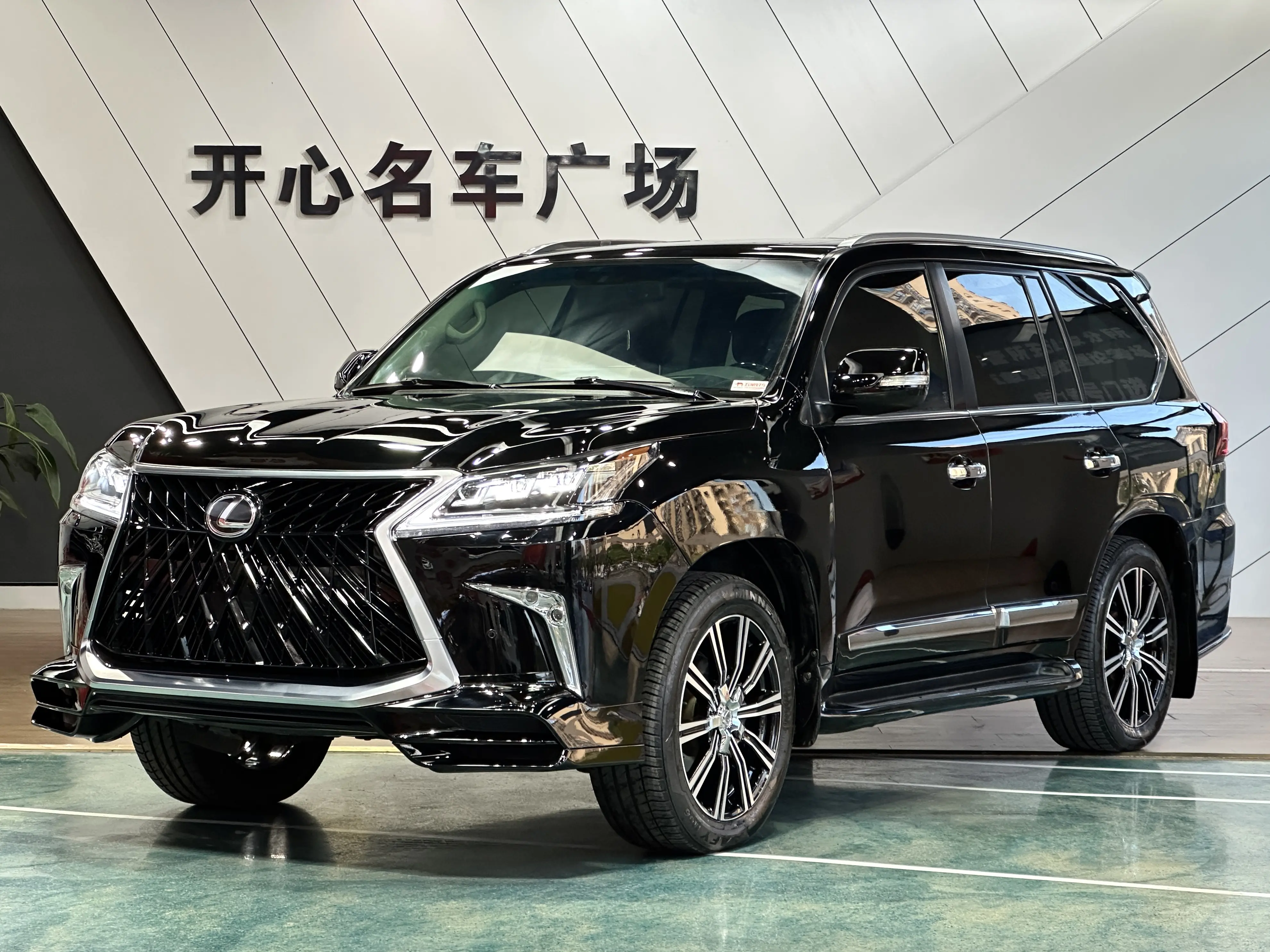 Lexus LX