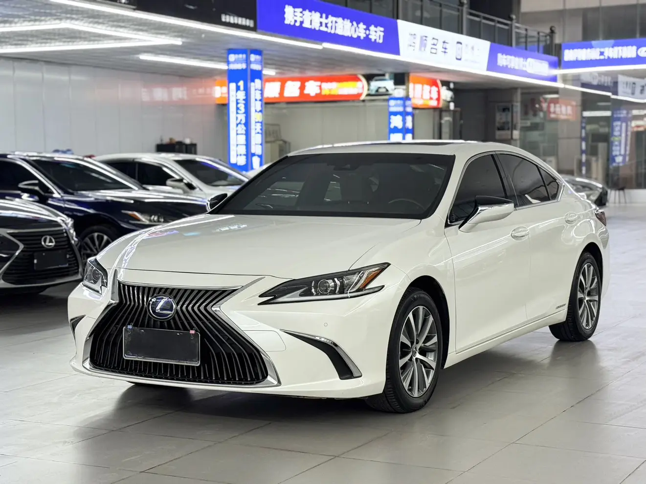 Lexus ES