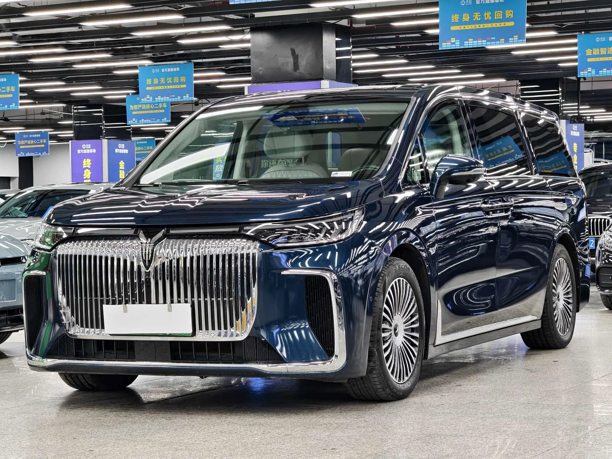 Voyah Lantu Dreamer PHEV  из Китая