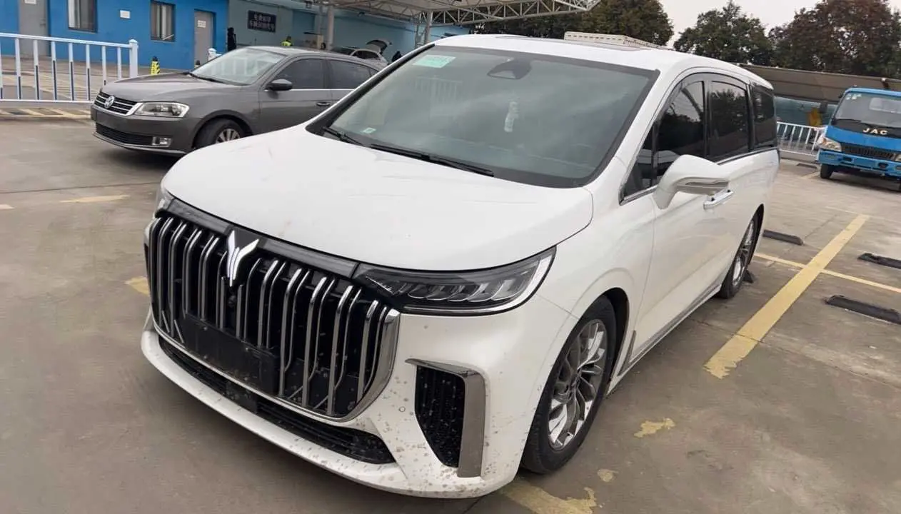 Voyah Lantu Dreamer PHEV  из Китая